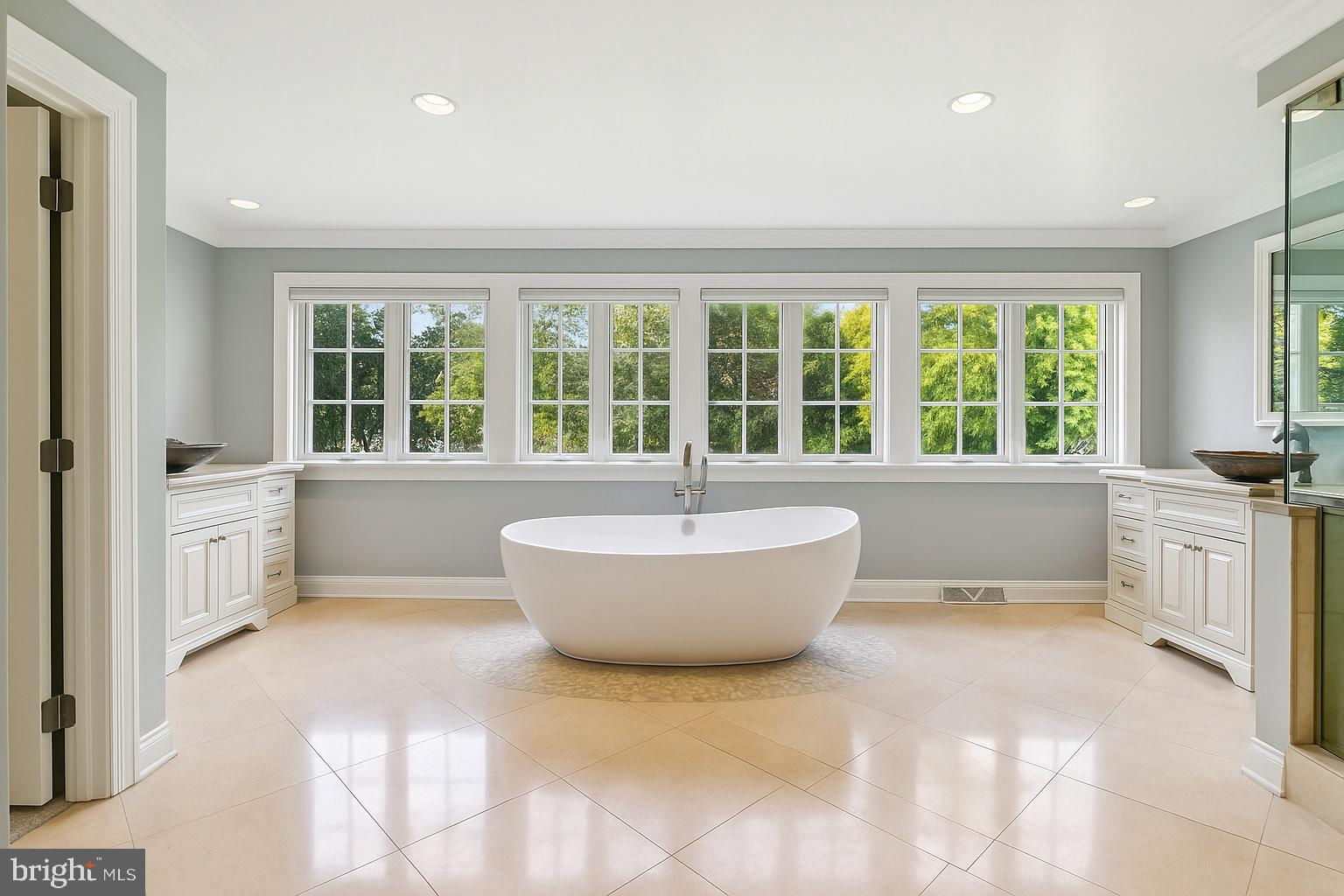 SHADY GROVE MANOR - Residential