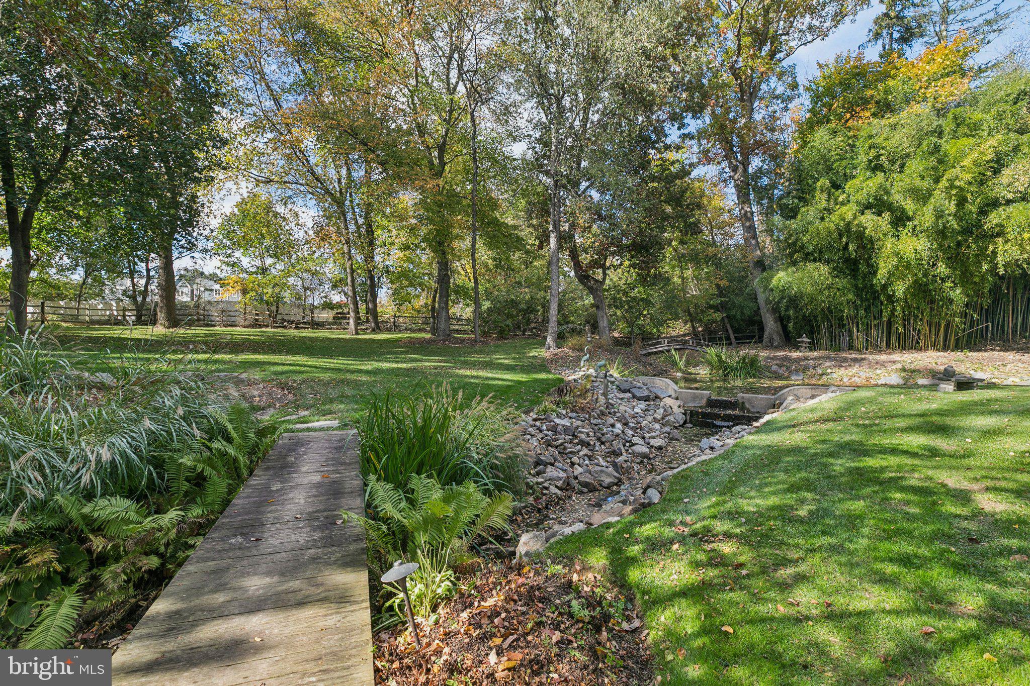 SHADY GROVE MANOR - Residential