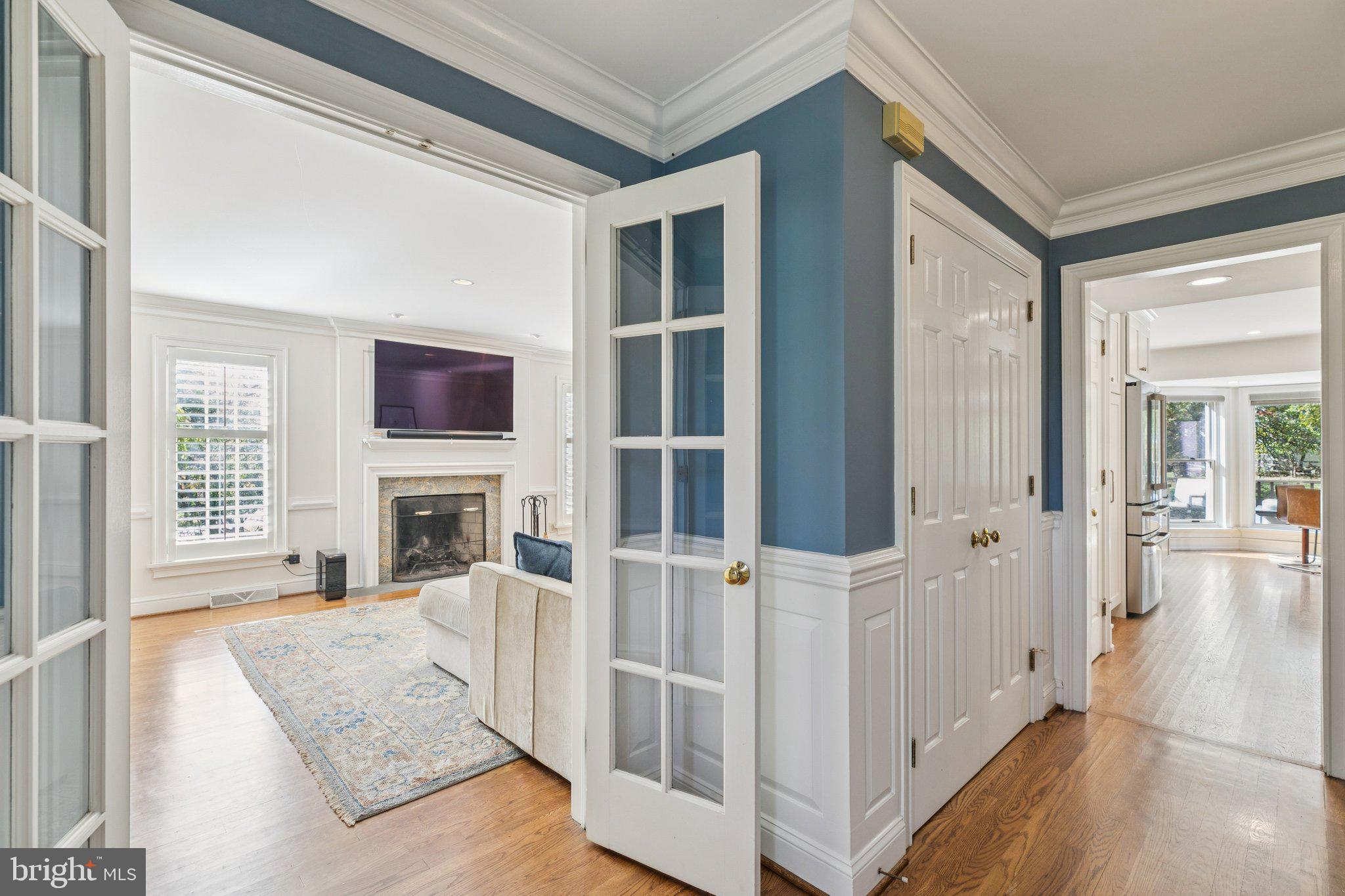 SHADY GROVE MANOR - Residential