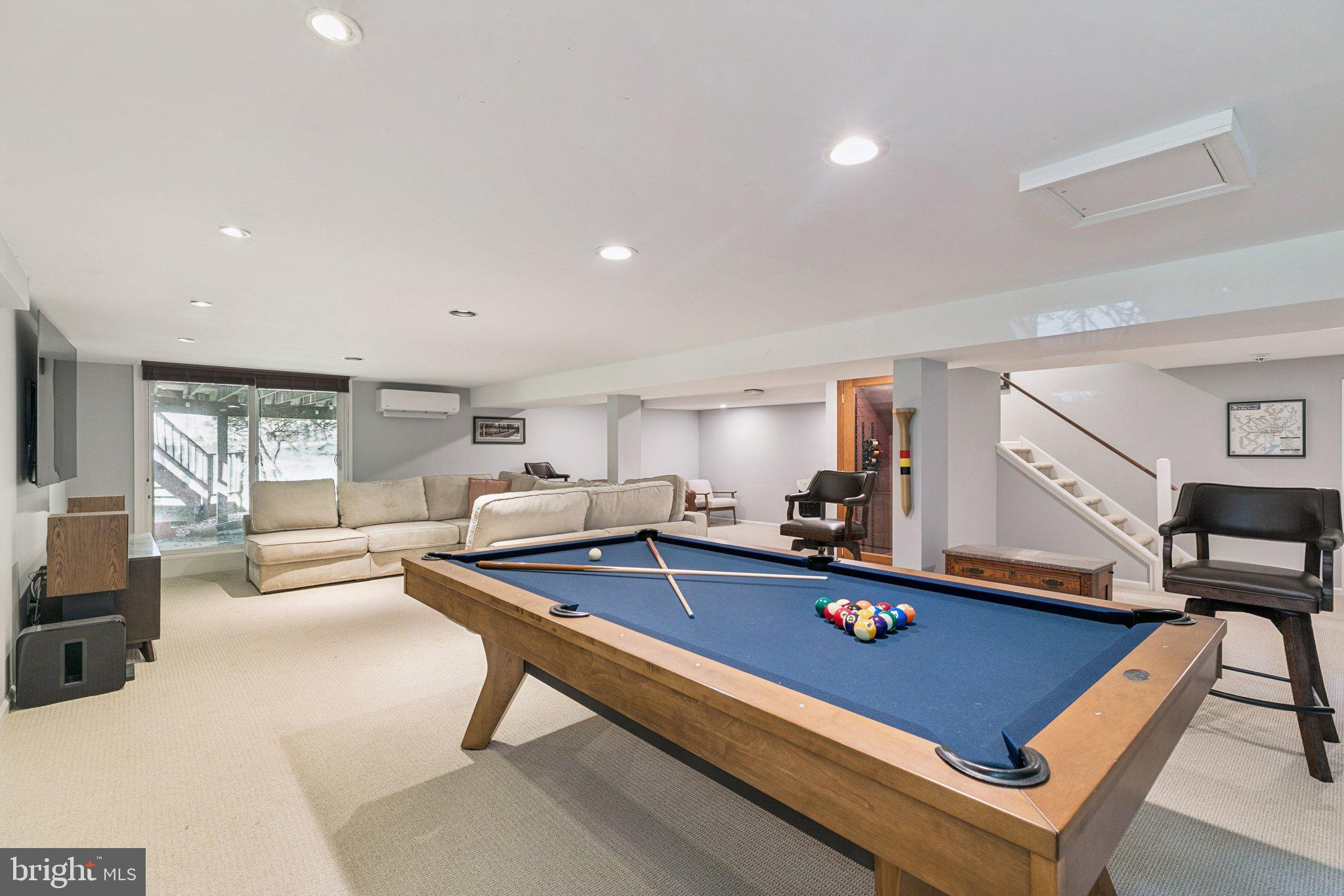 SHADY GROVE MANOR - Residential