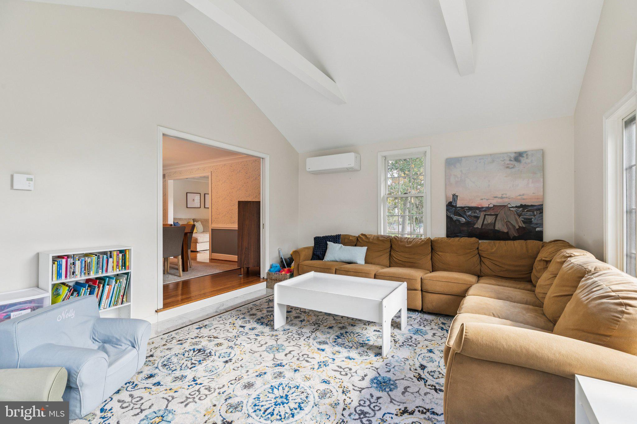 SHADY GROVE MANOR - Residential