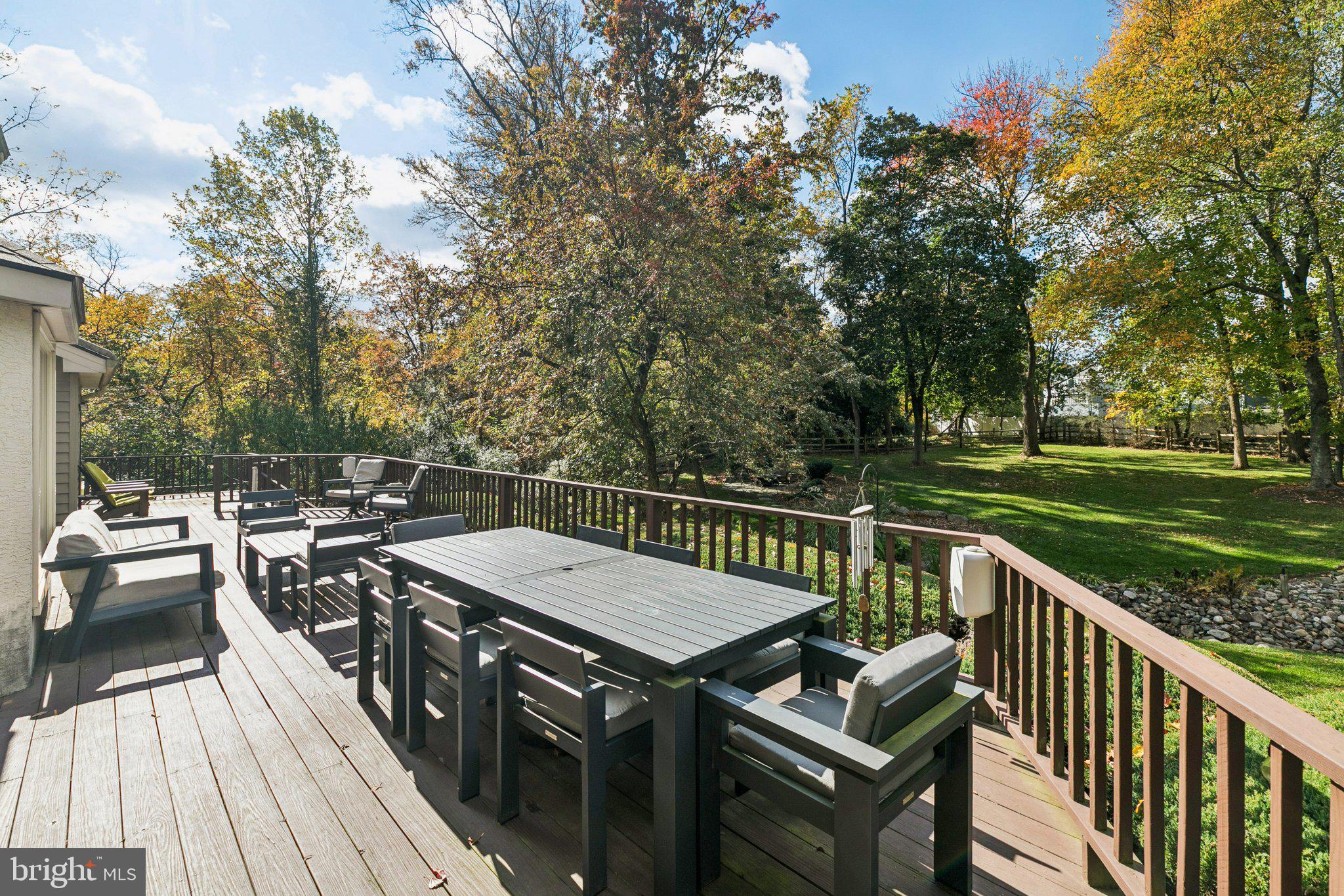 SHADY GROVE MANOR - Residential