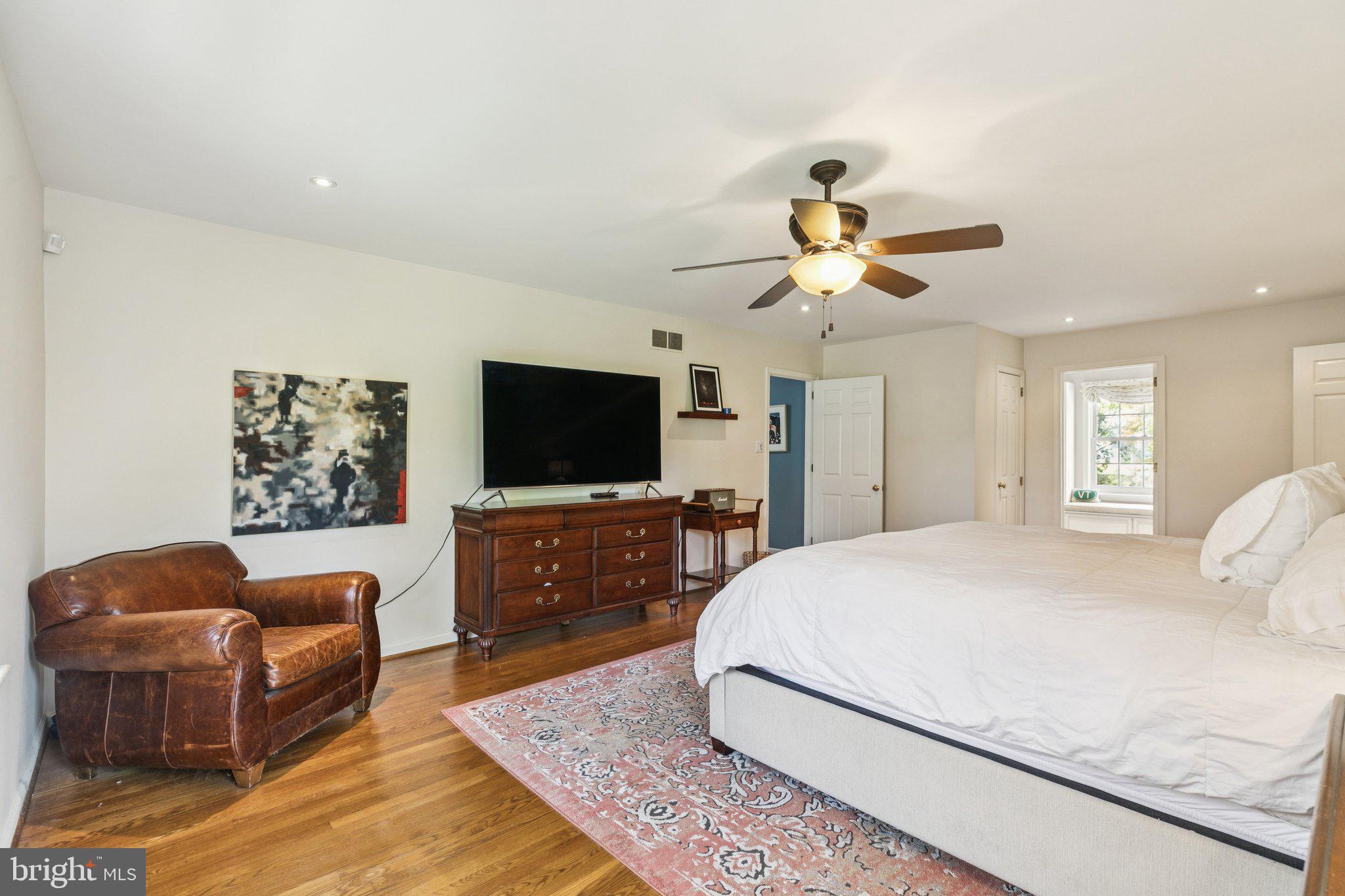 SHADY GROVE MANOR - Residential