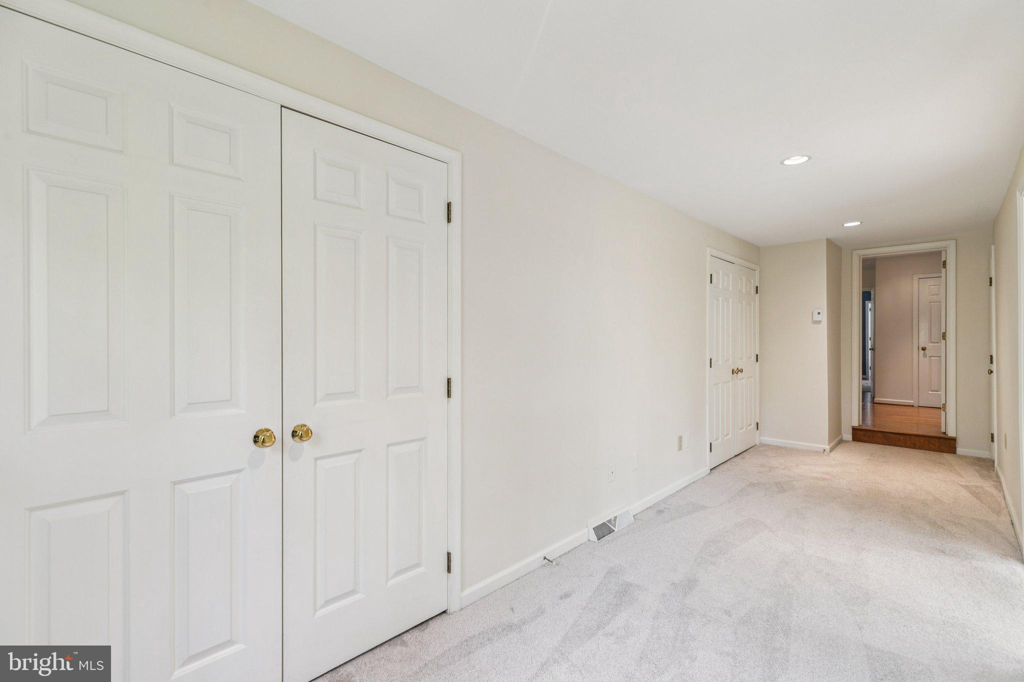 SHADY GROVE MANOR - Residential