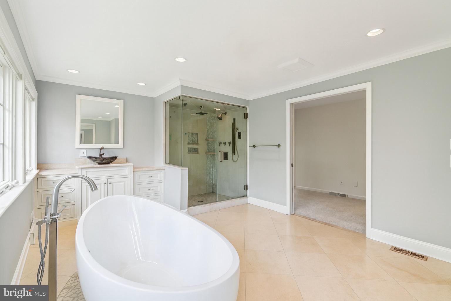 SHADY GROVE MANOR - Residential