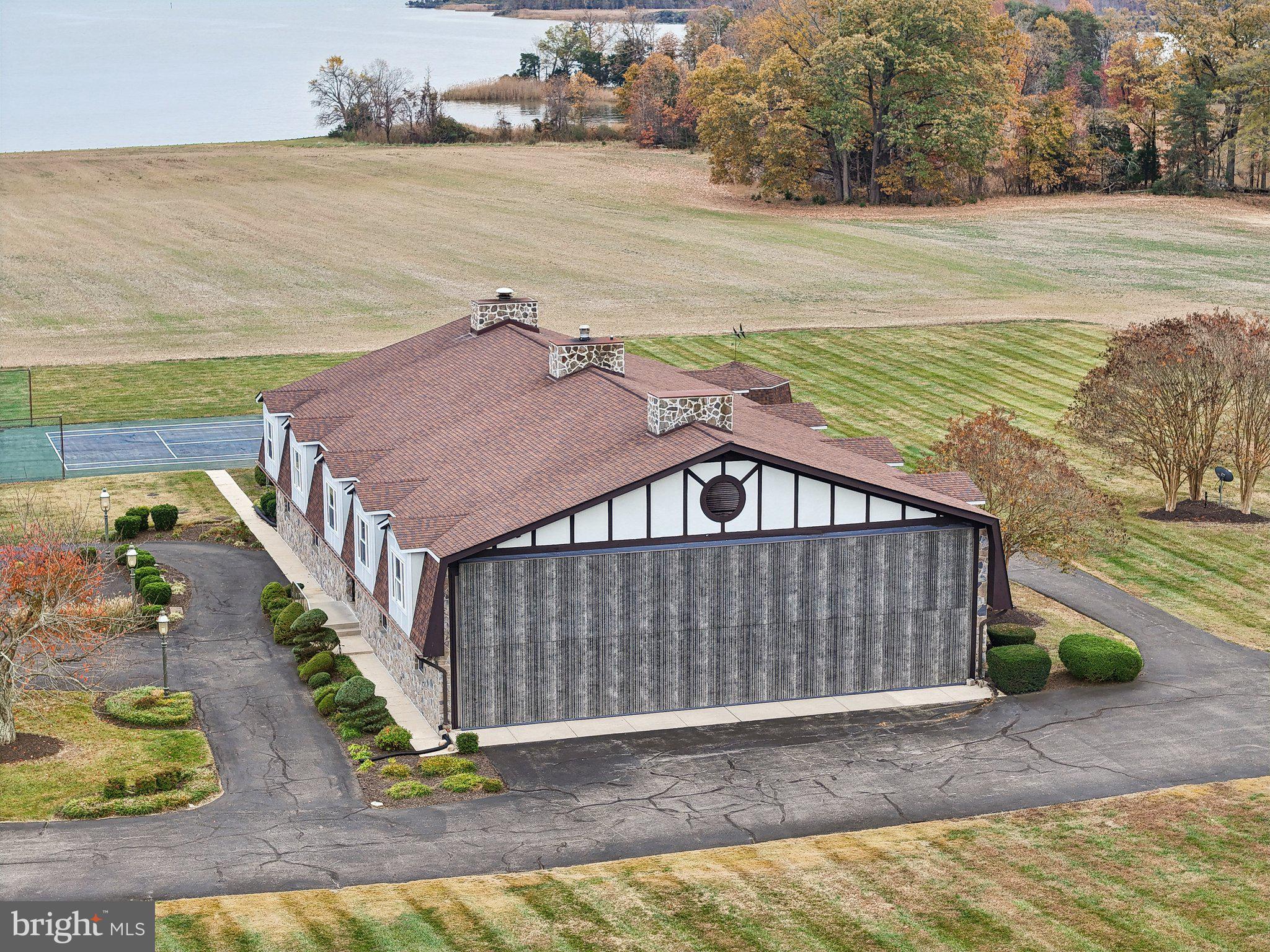 9100 LANSEAIR FARM