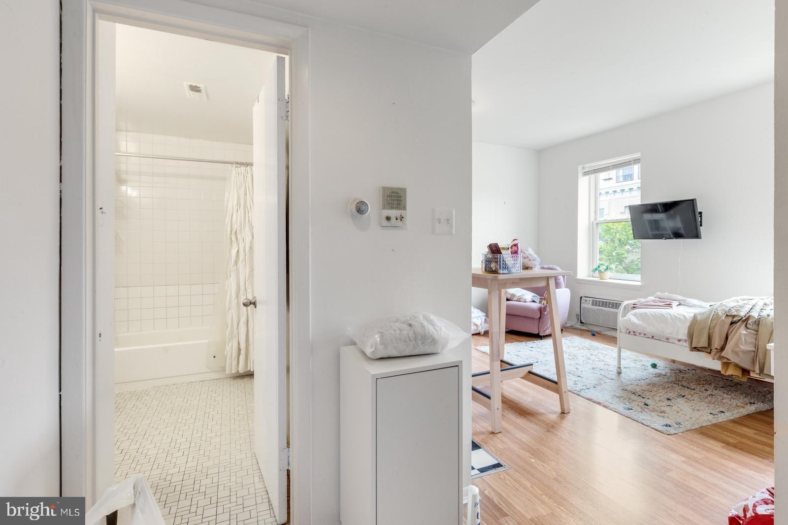 FITLER SQUARE - Residential Lease