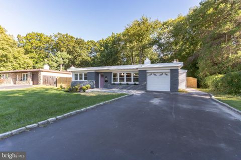 2213 WINDSOR CIRCLE BROOMALL PA 19008
