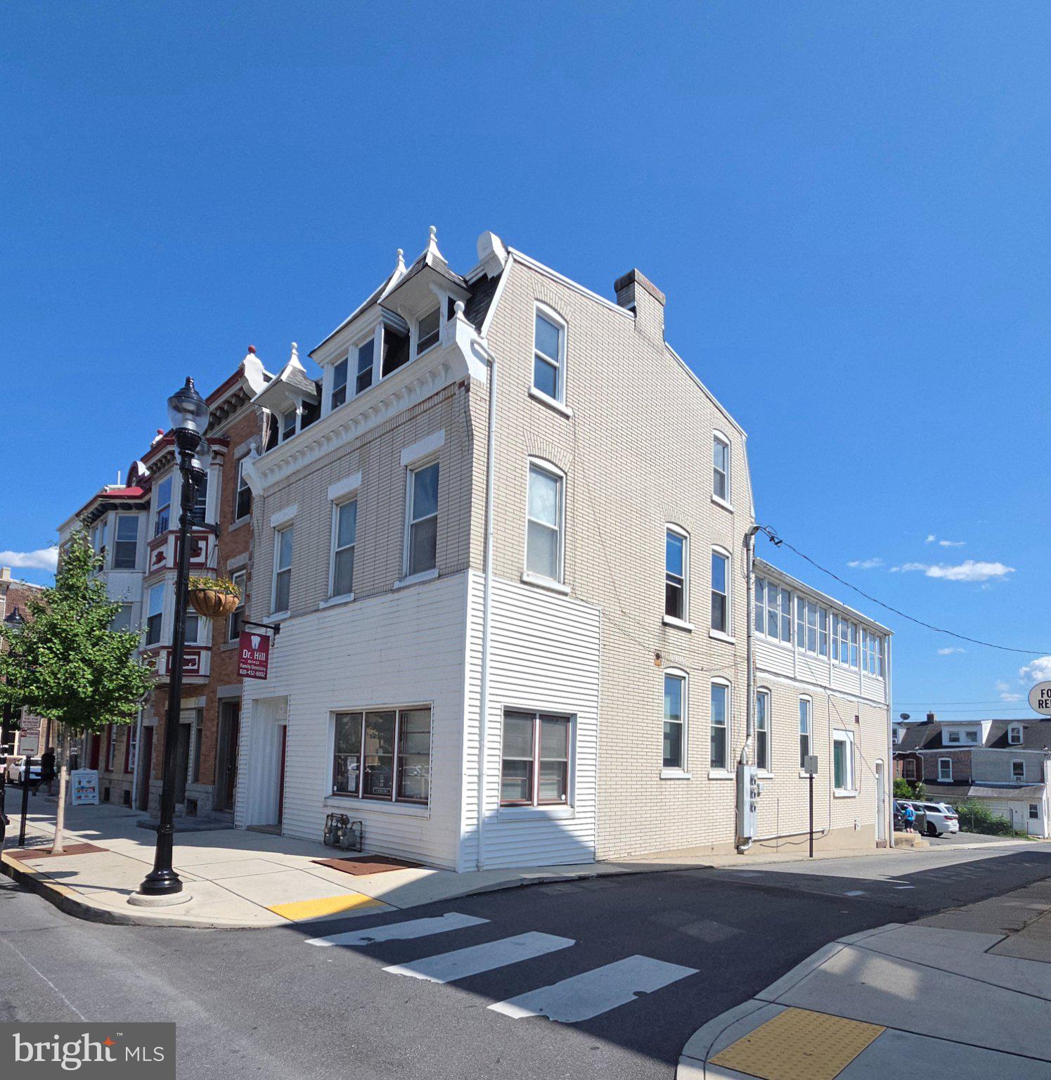1120 HAMILTON STREET