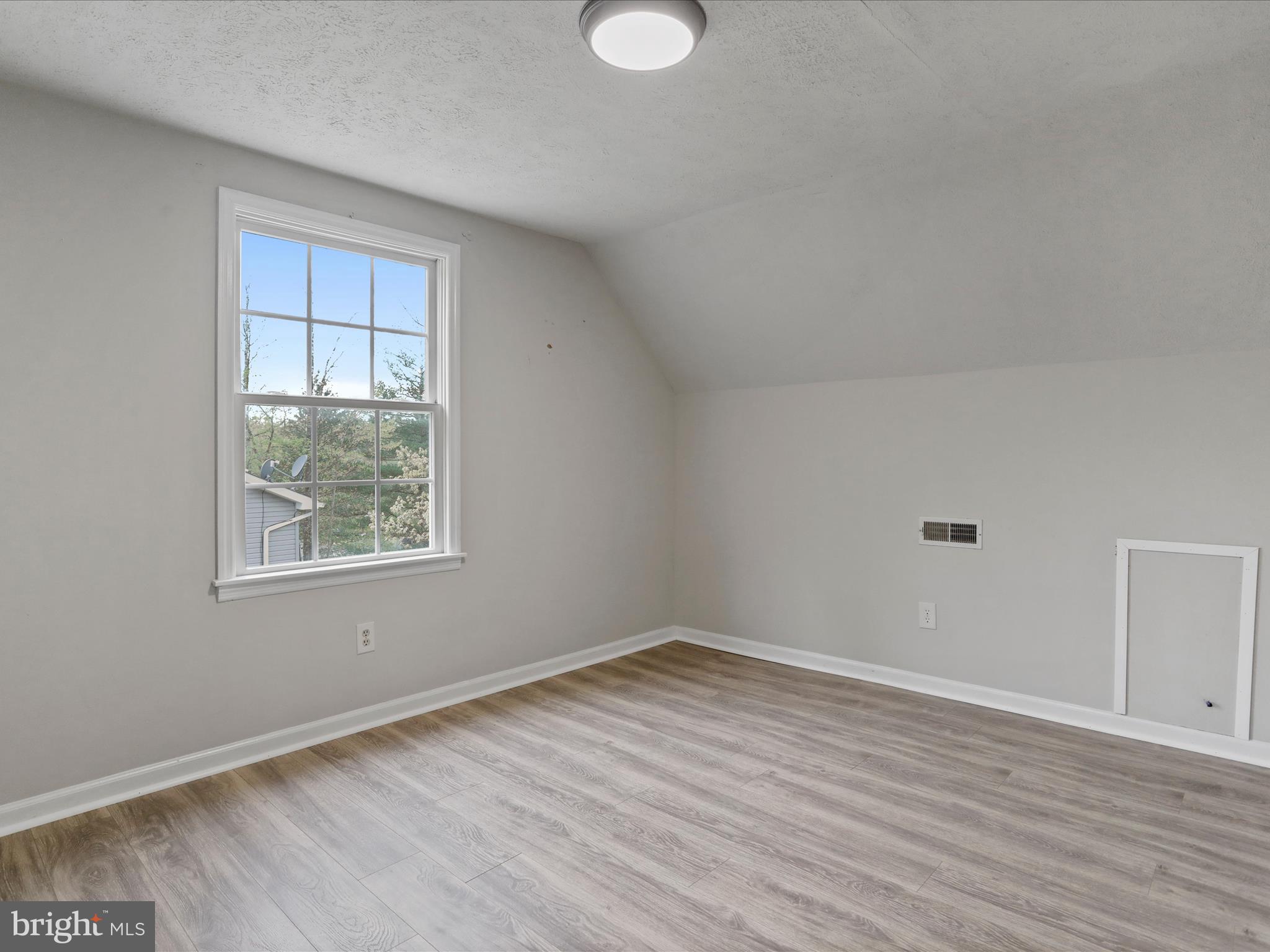 WARDEN ACRES - Residential