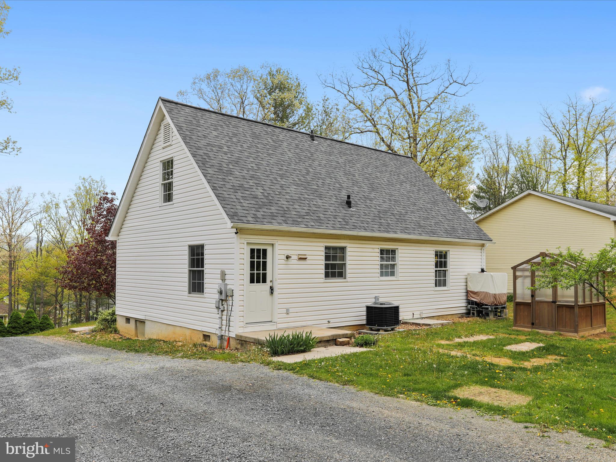 WARDEN ACRES - Residential