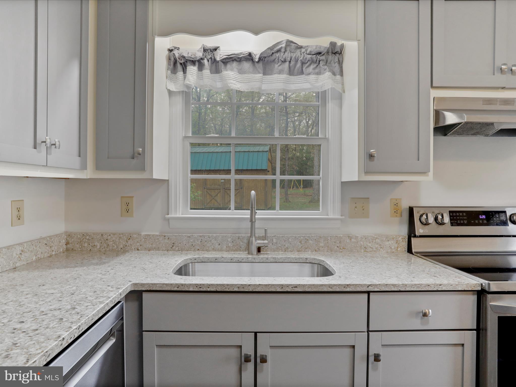 WARDEN ACRES - Residential