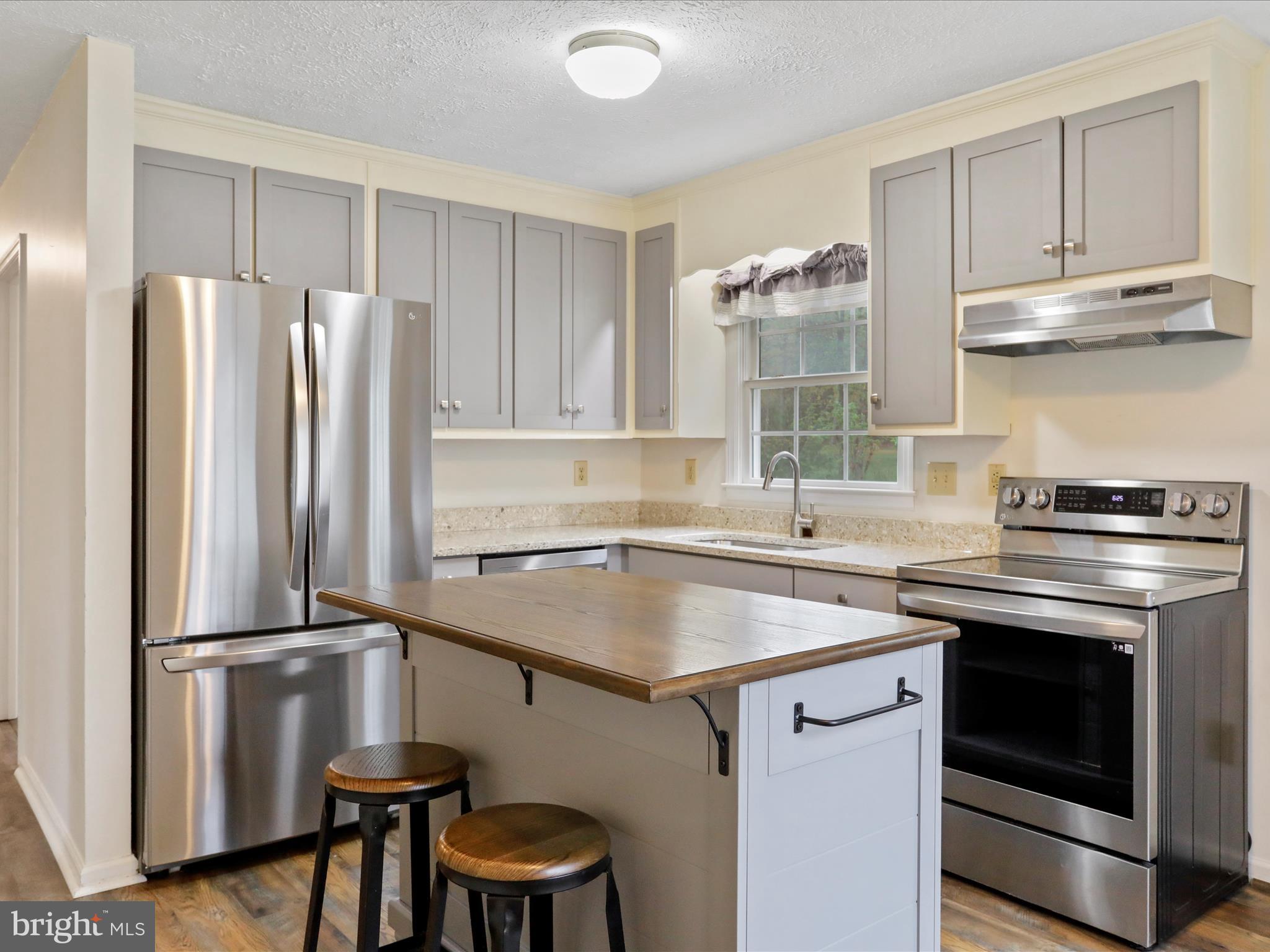 634 WARDEN CIRCLE ROAD