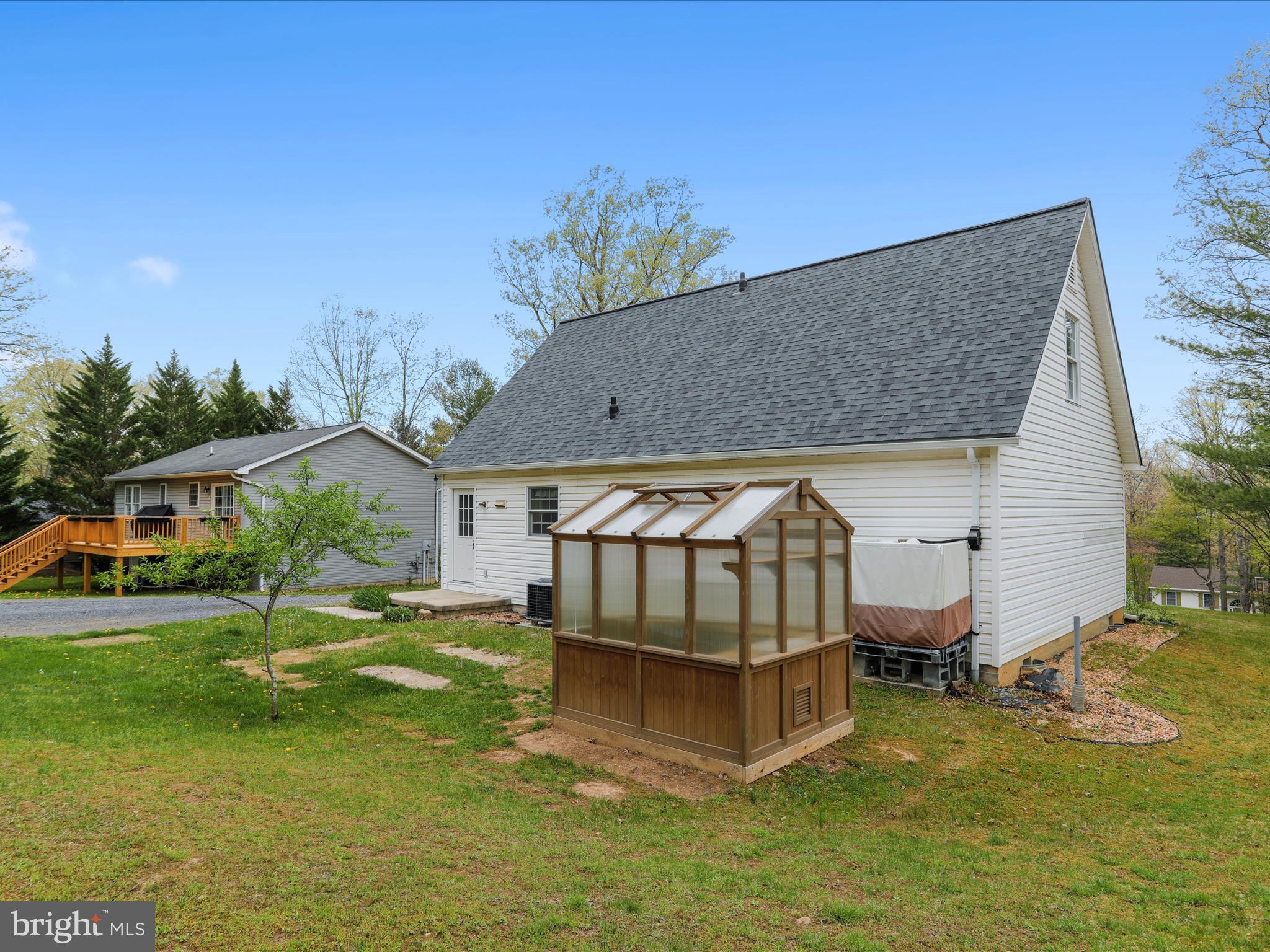 WARDEN ACRES - Residential