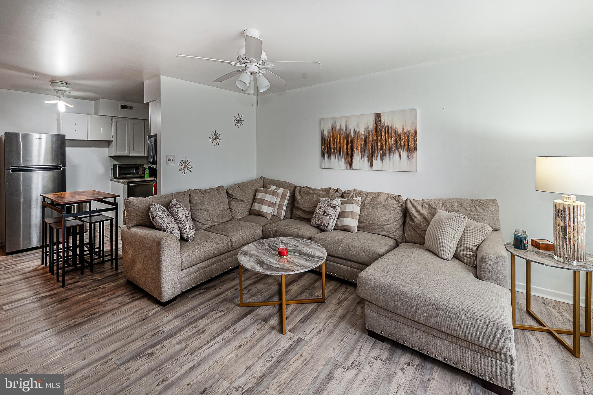 808 WINDING WAY