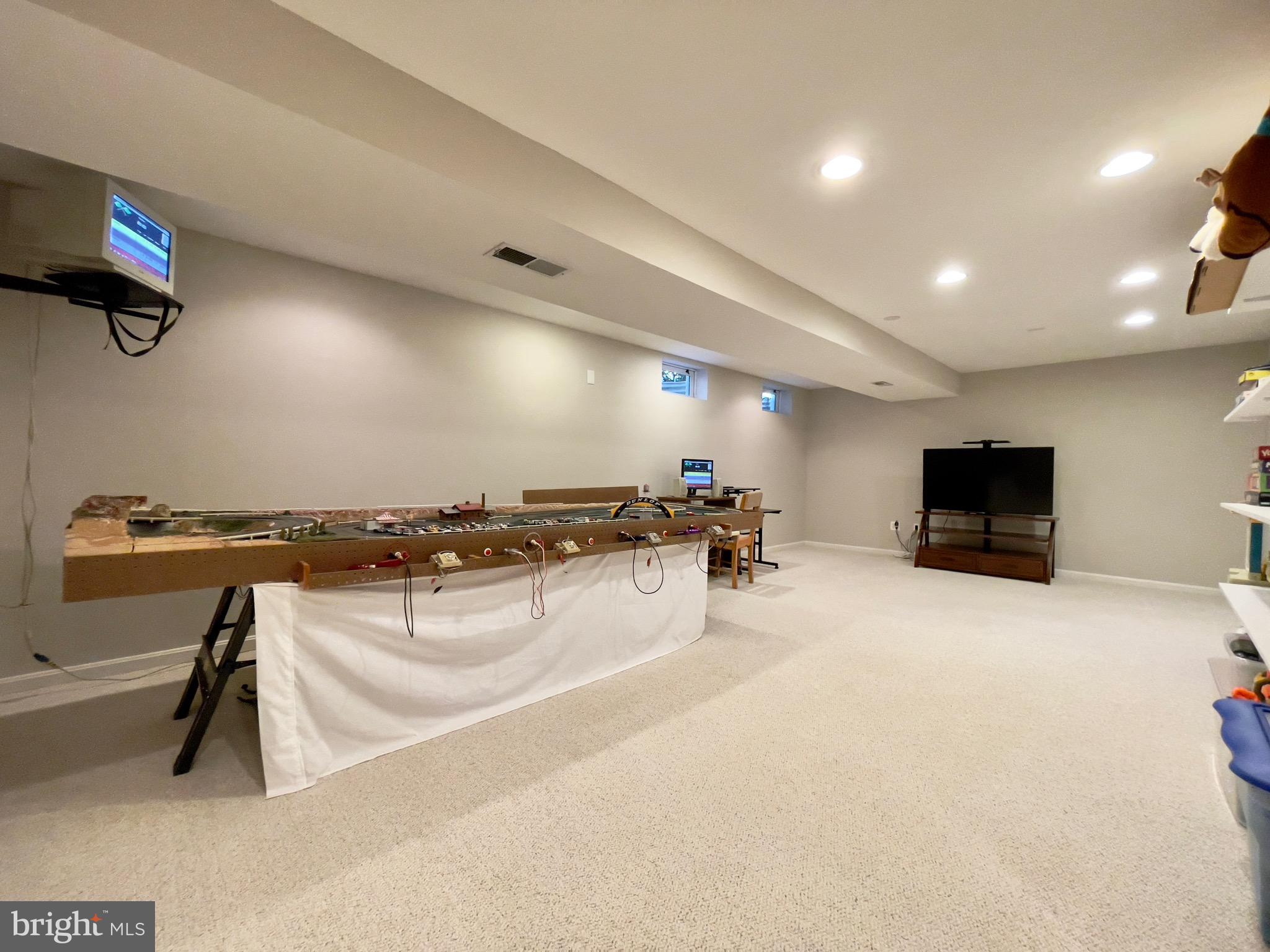 RIVER HILL - Residential