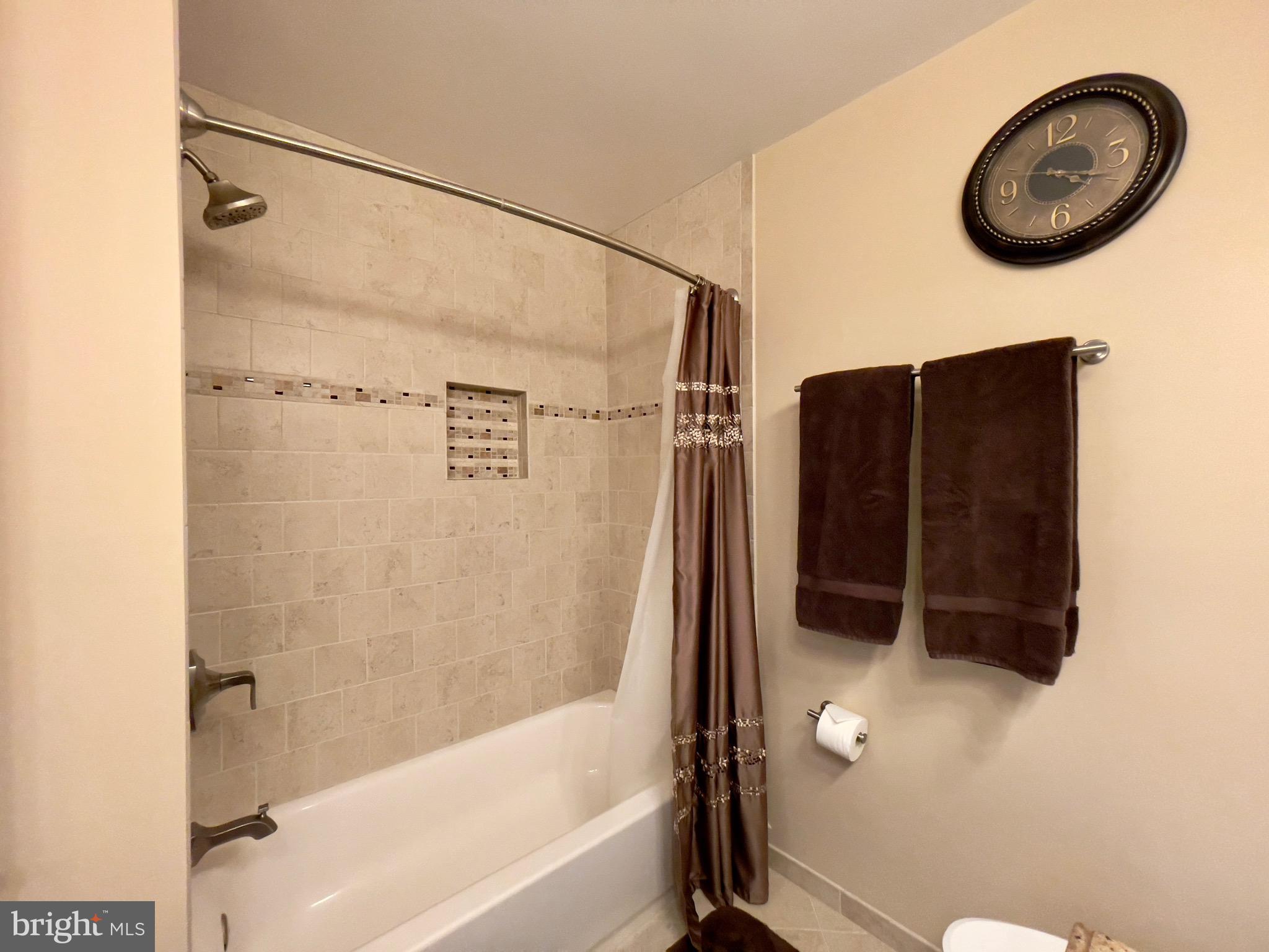 RIVER HILL - Residential