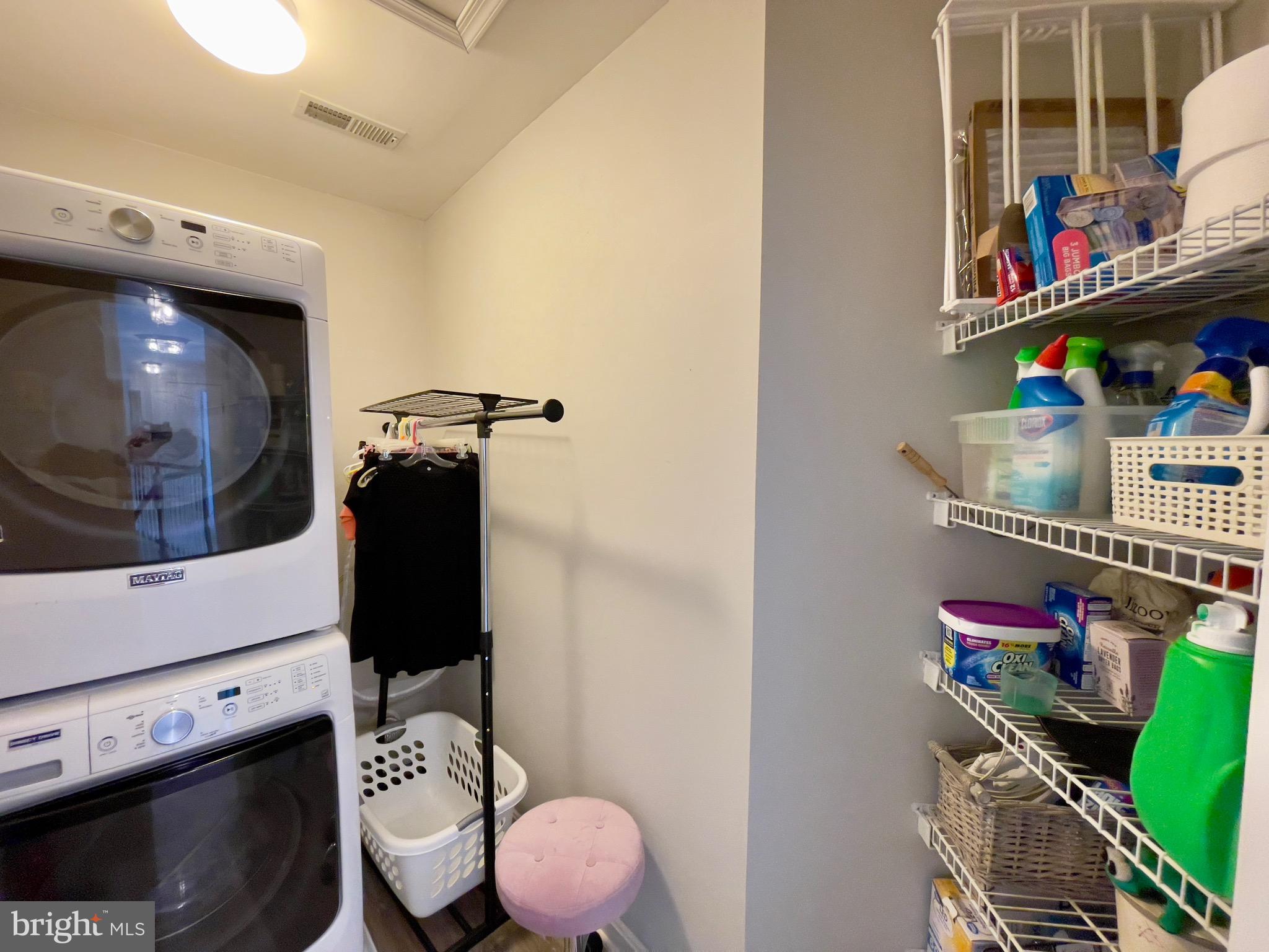 RIVER HILL - Residential