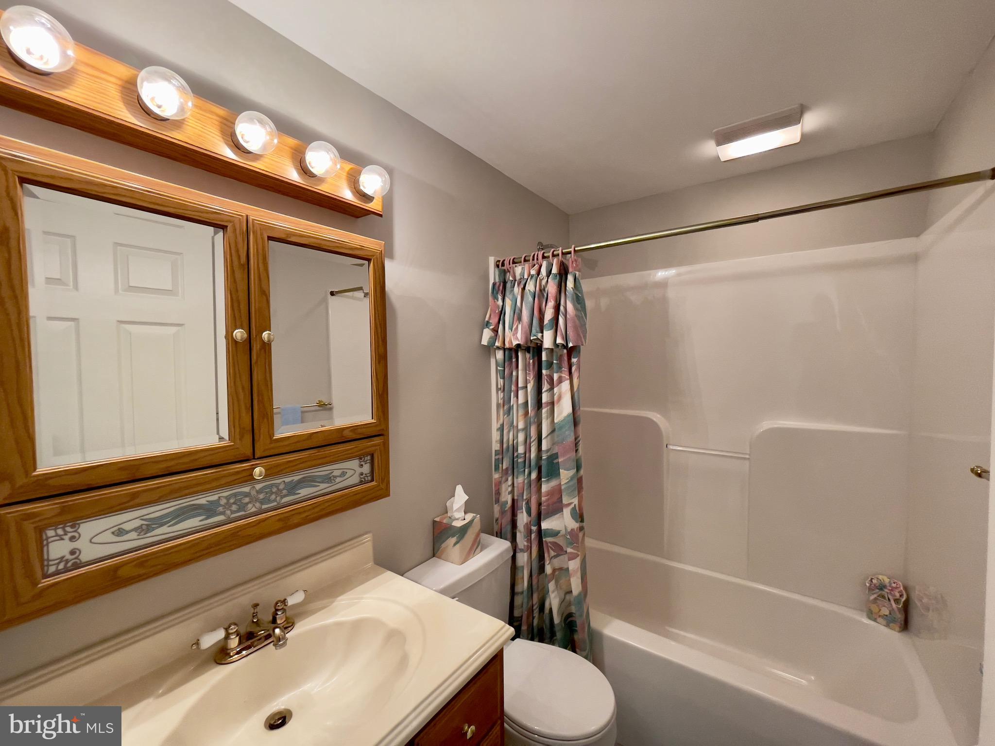 RIVER HILL - Residential