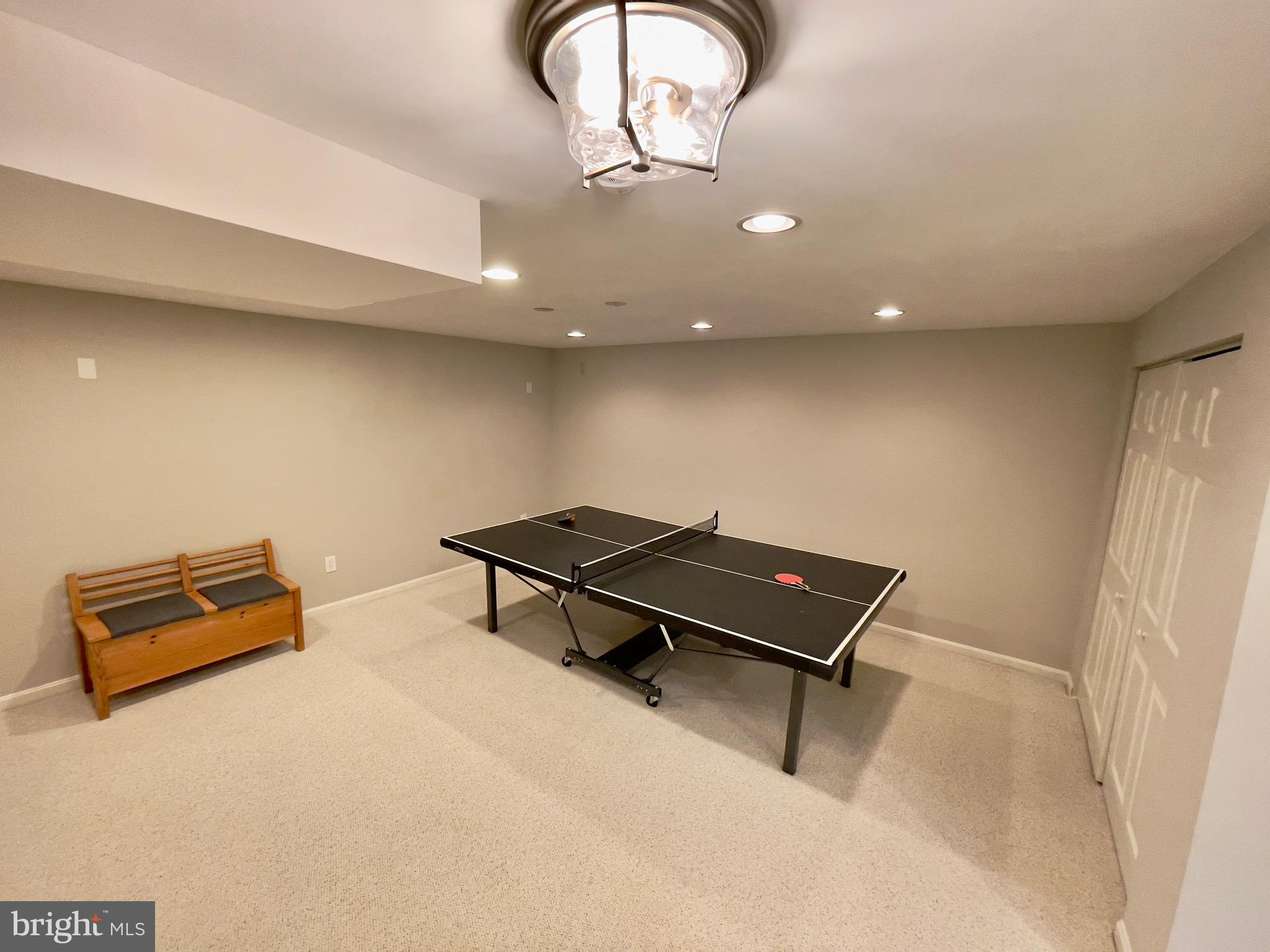 RIVER HILL - Residential