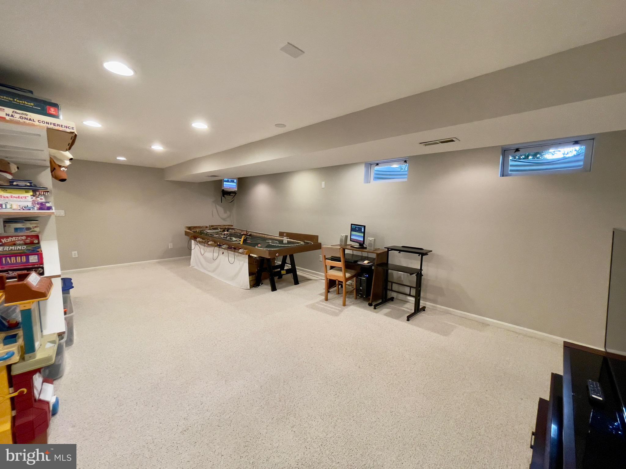 RIVER HILL - Residential