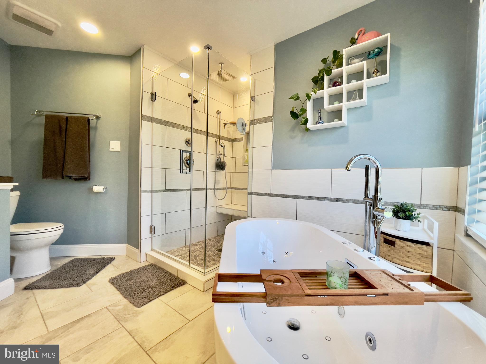 RIVER HILL - Residential