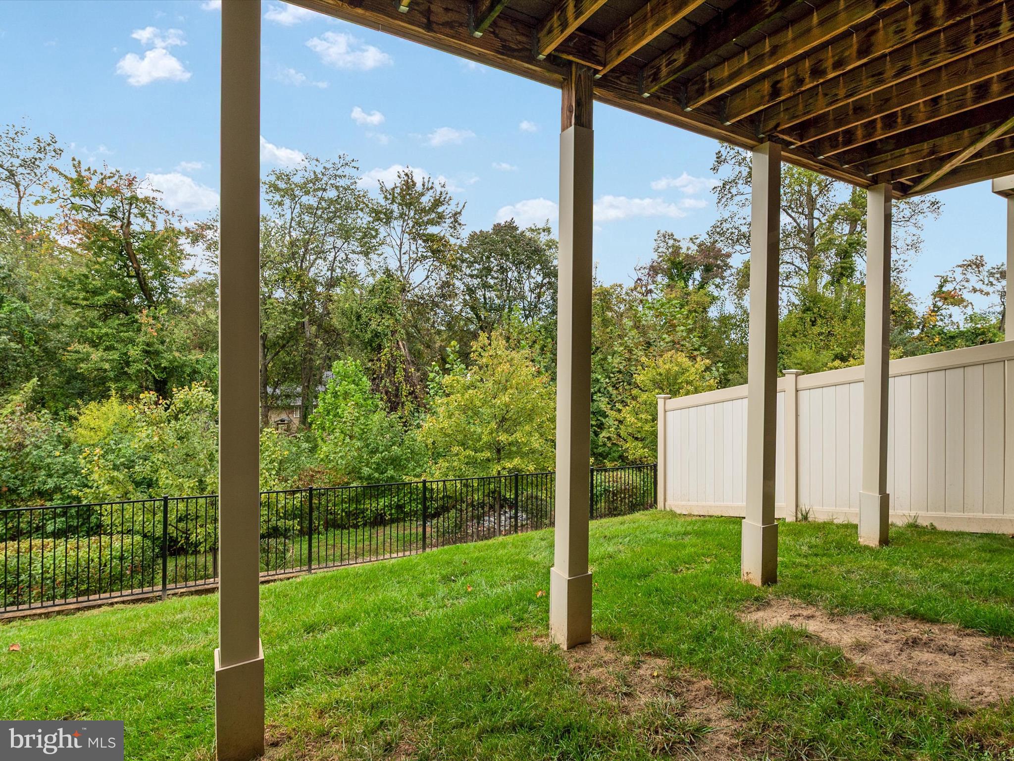 PONDVIEW - Residential