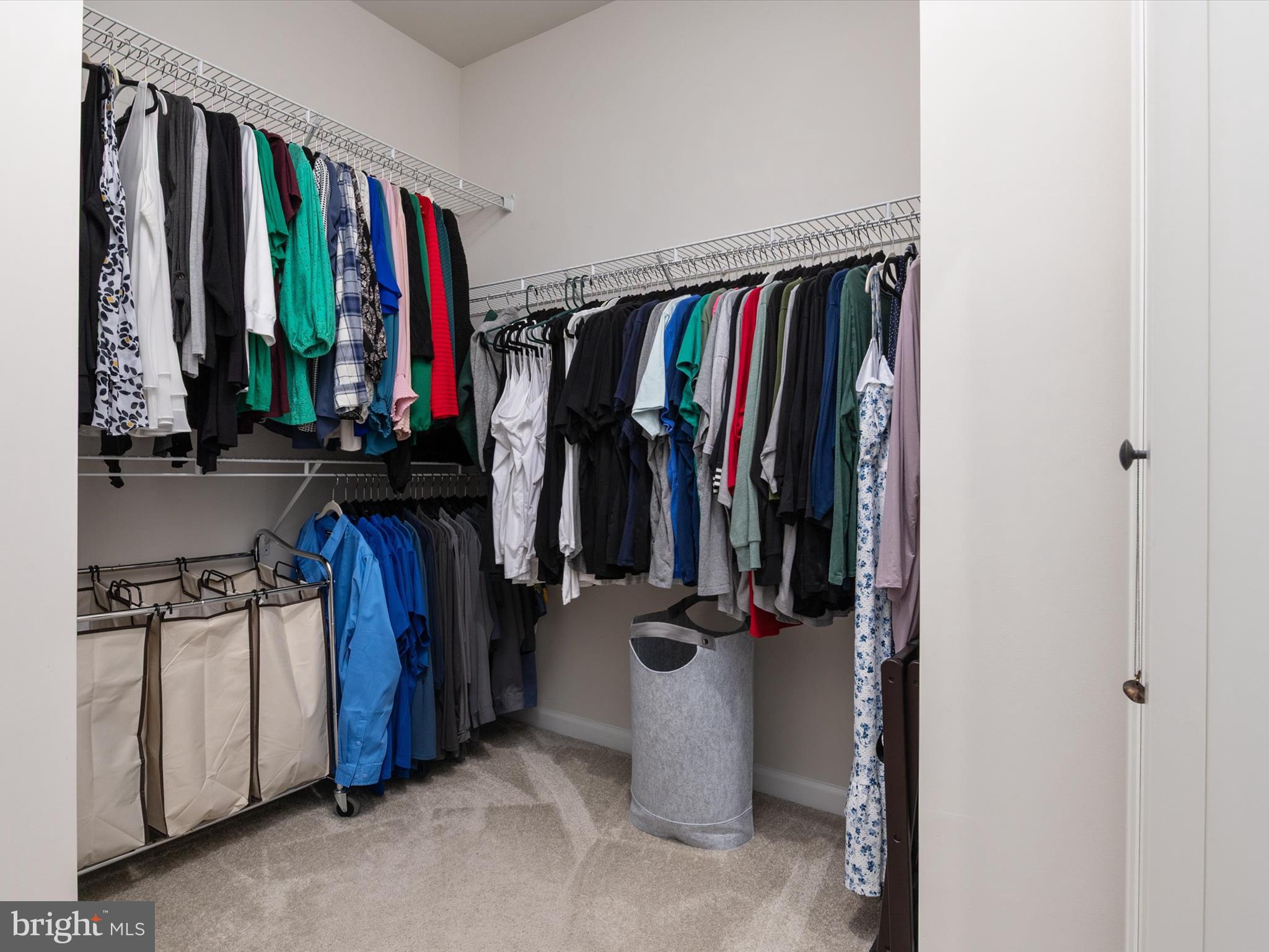 PONDVIEW - Residential