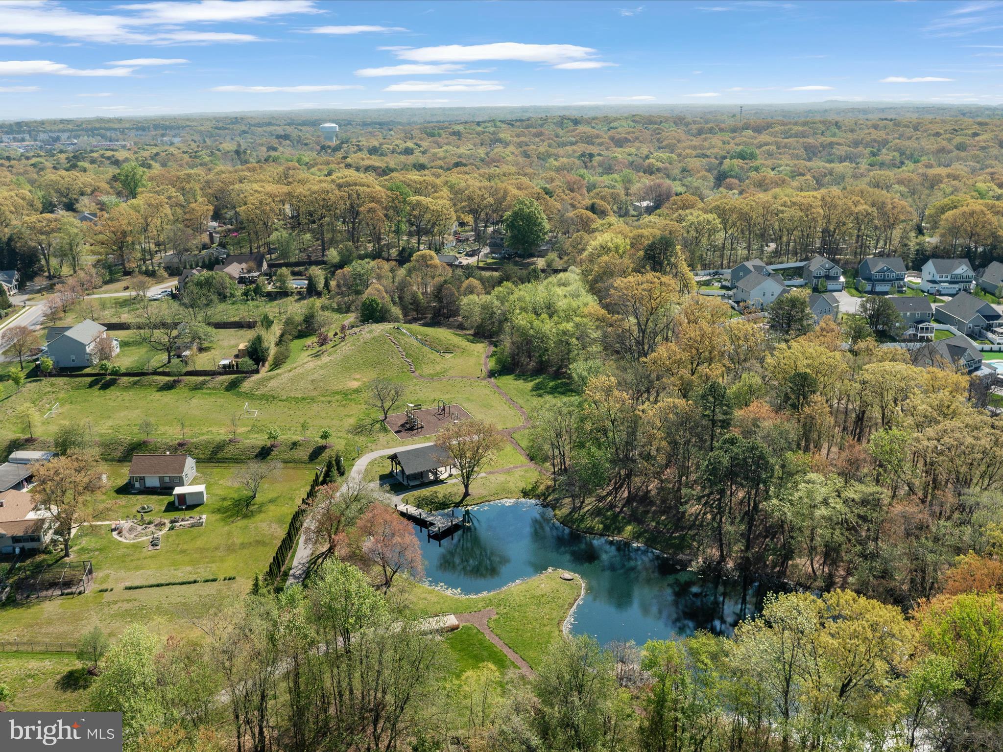 PONDVIEW - Residential