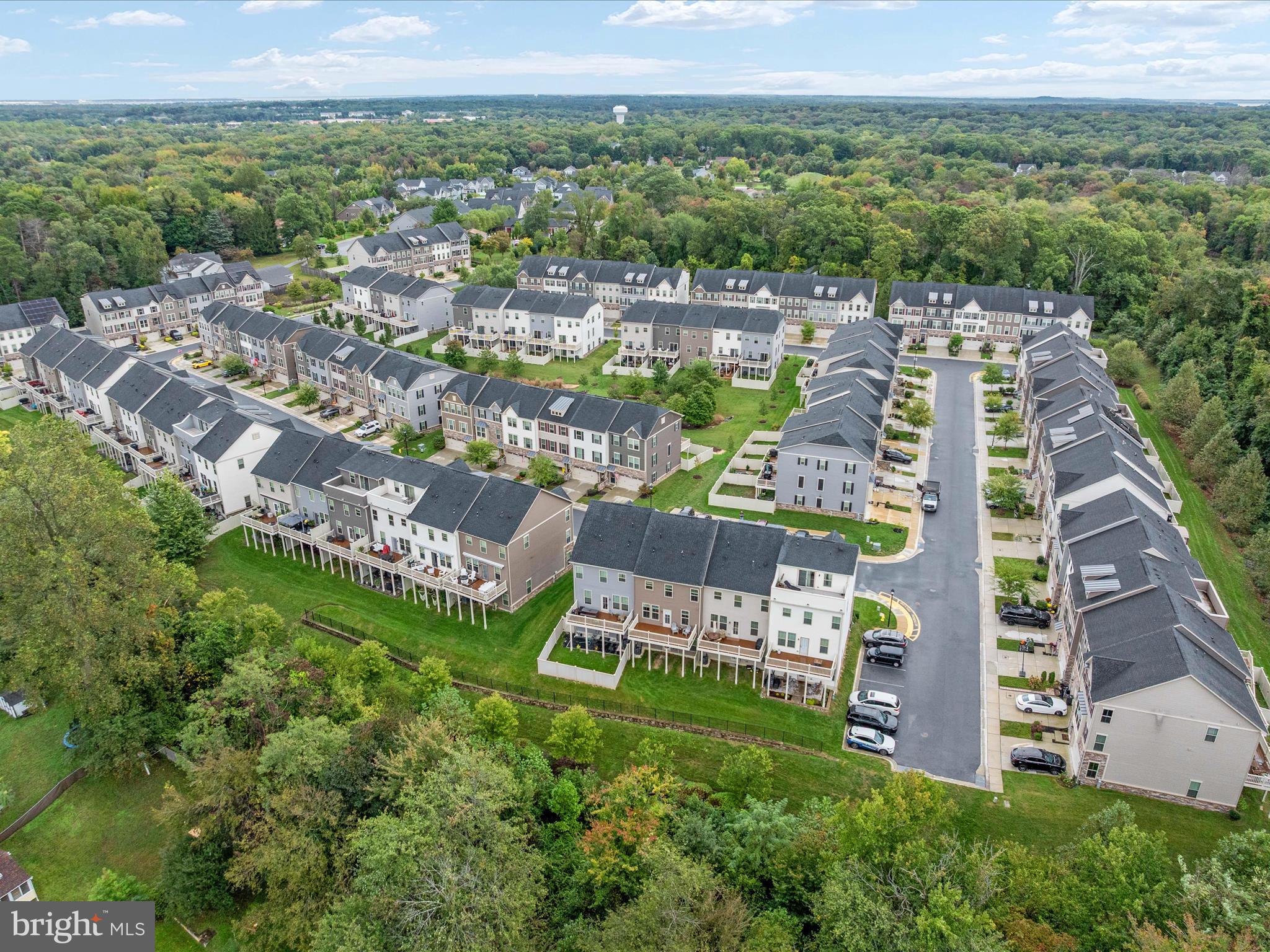 PONDVIEW - Residential