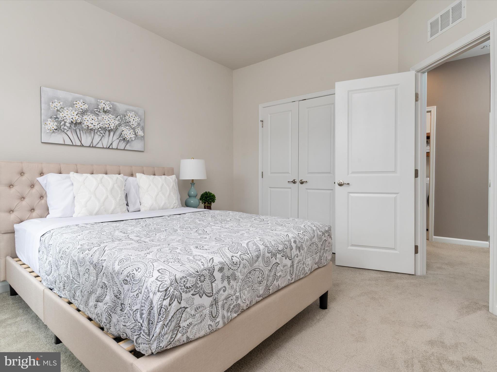 PONDVIEW - Residential