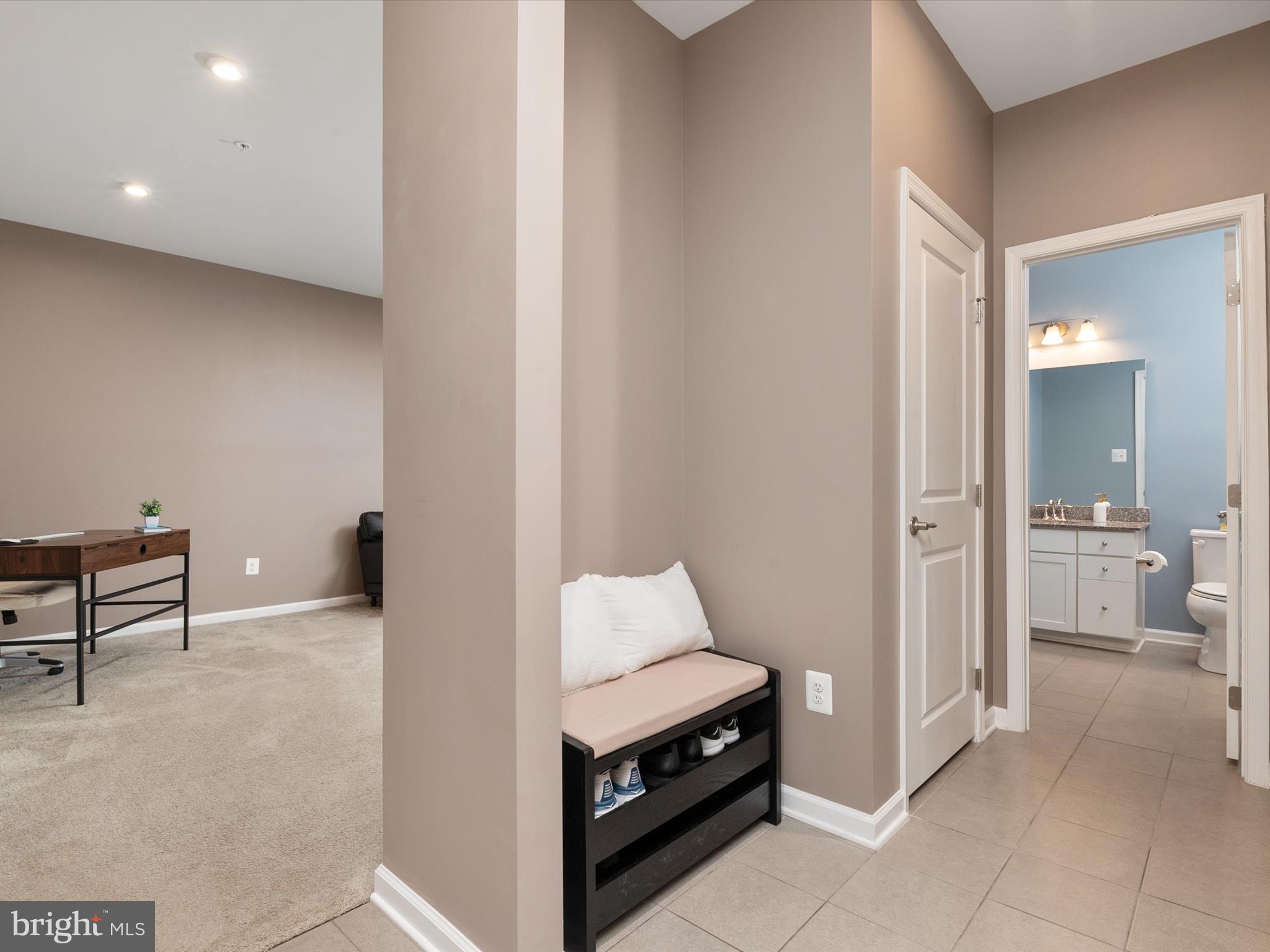 PONDVIEW - Residential