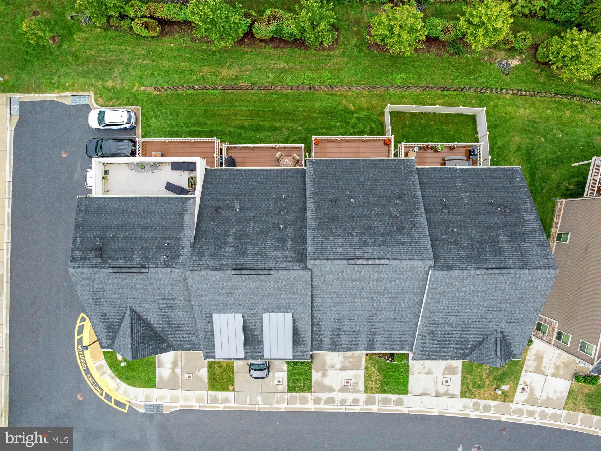 PONDVIEW - Residential