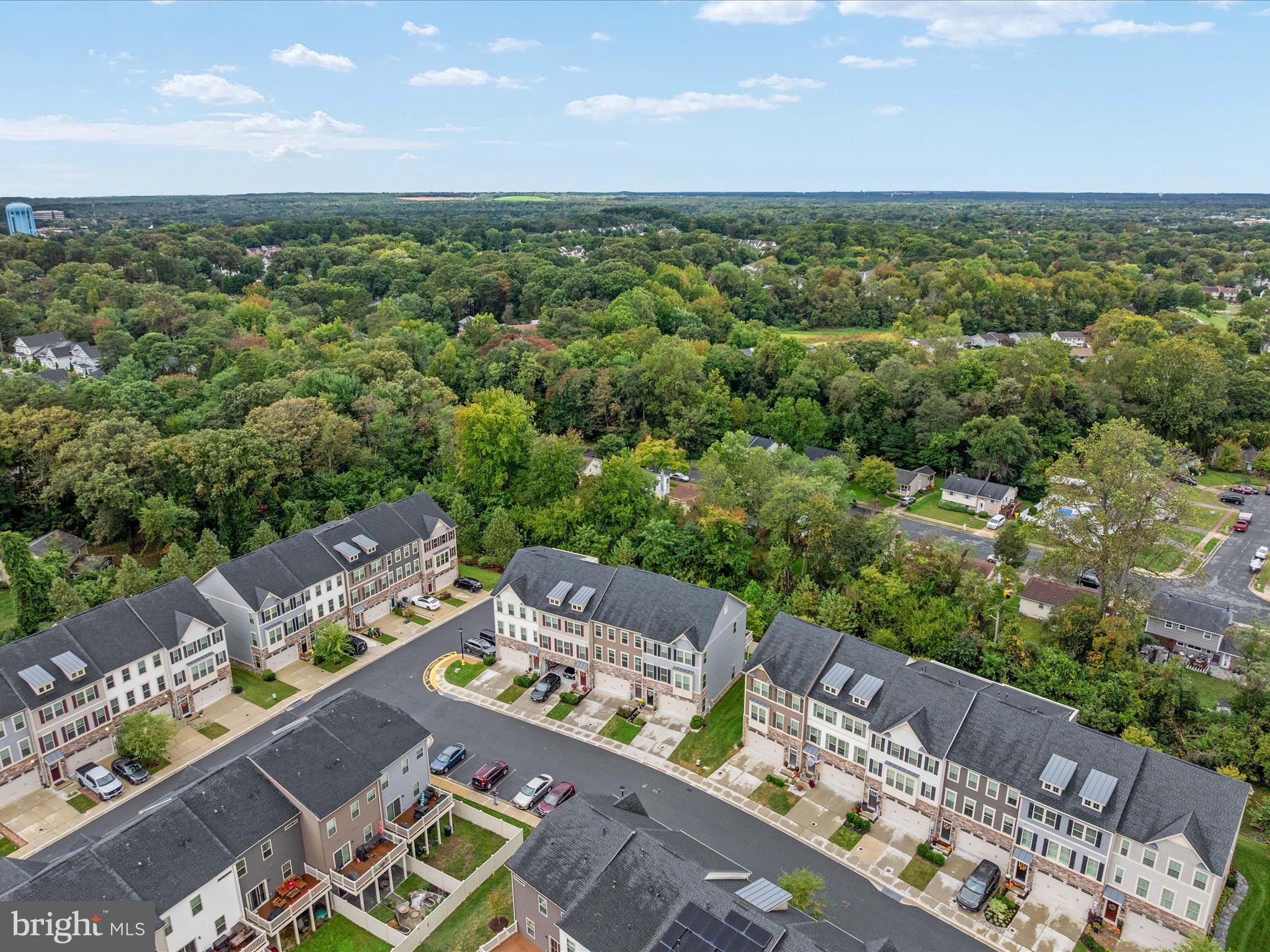 PONDVIEW - Residential