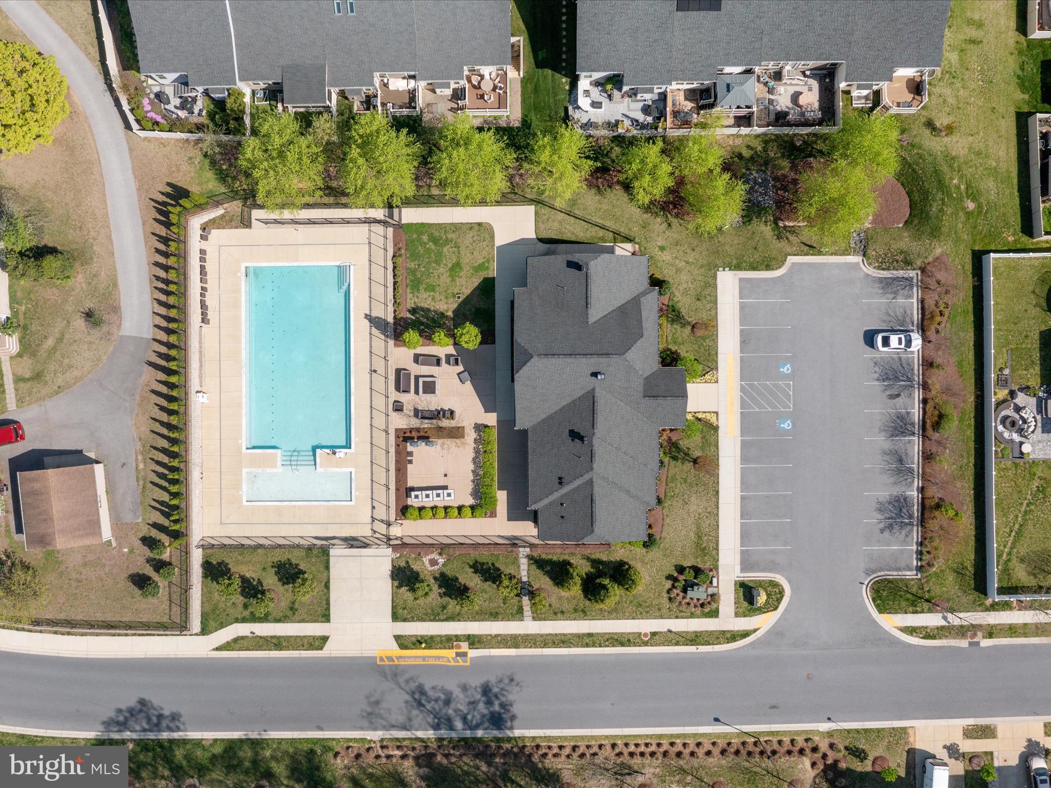 PONDVIEW - Residential