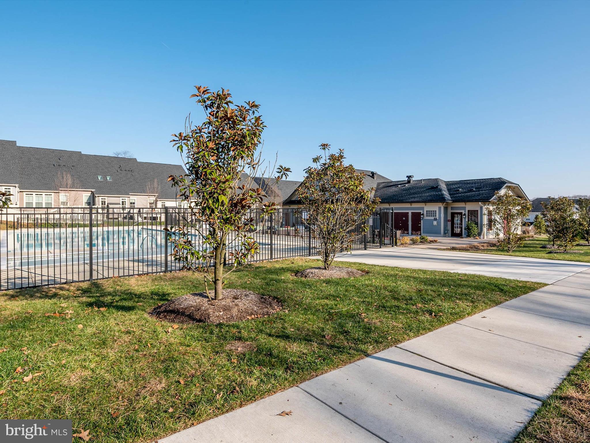 PONDVIEW - Residential