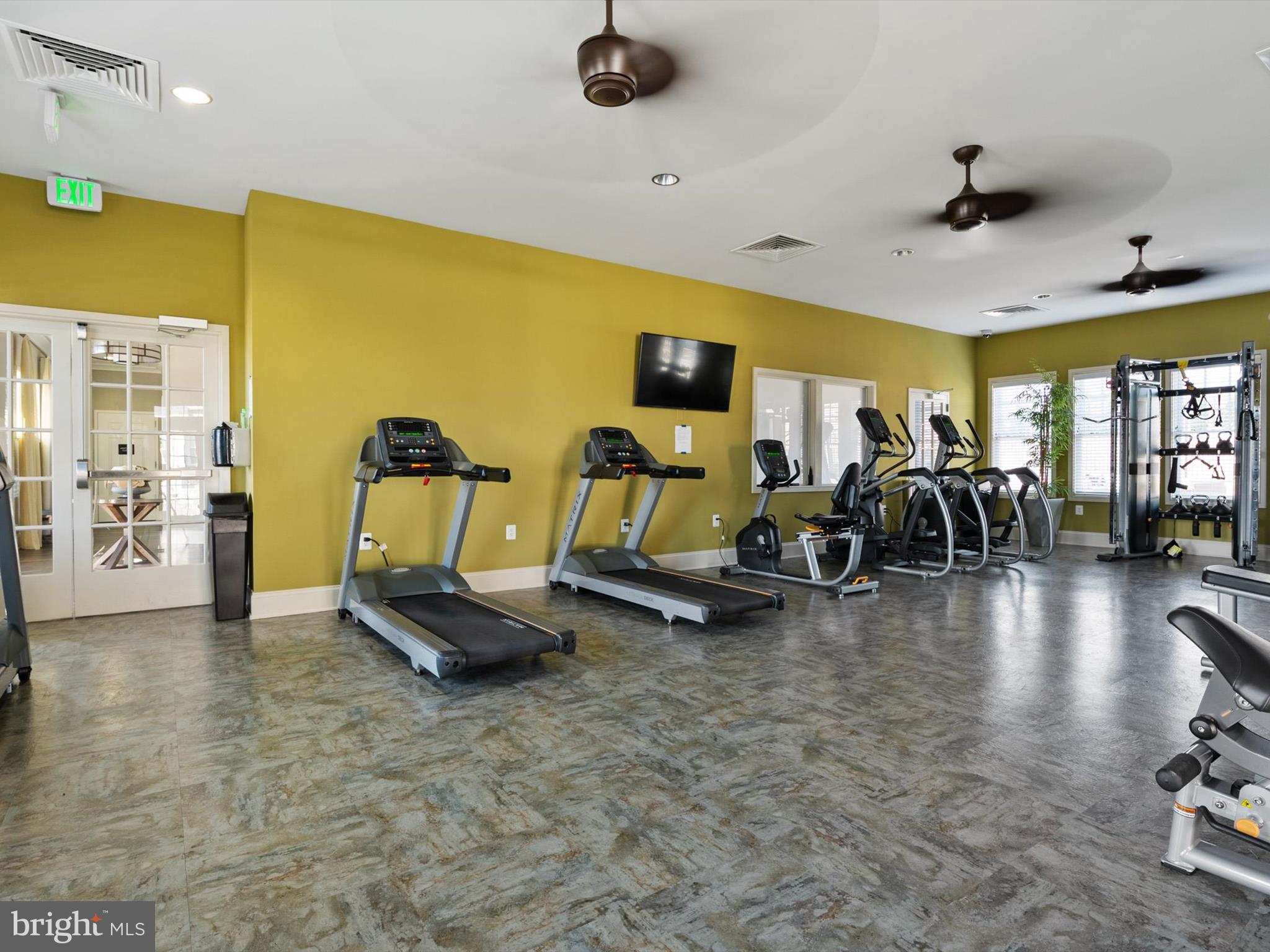 PONDVIEW - Residential