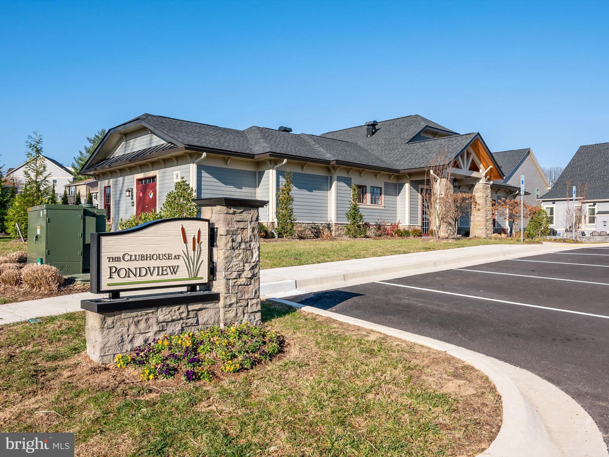 PONDVIEW - Residential