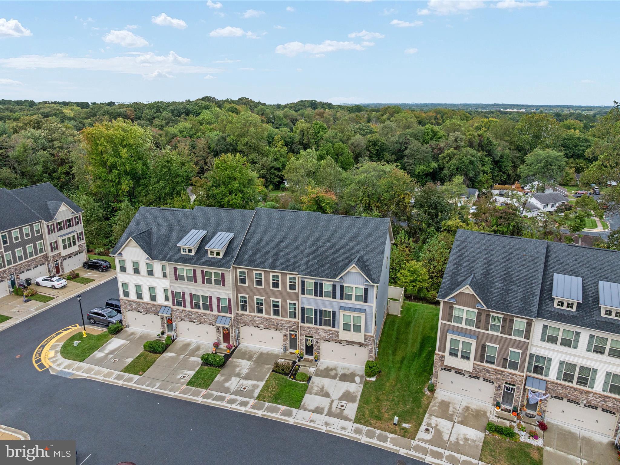 PONDVIEW - Residential