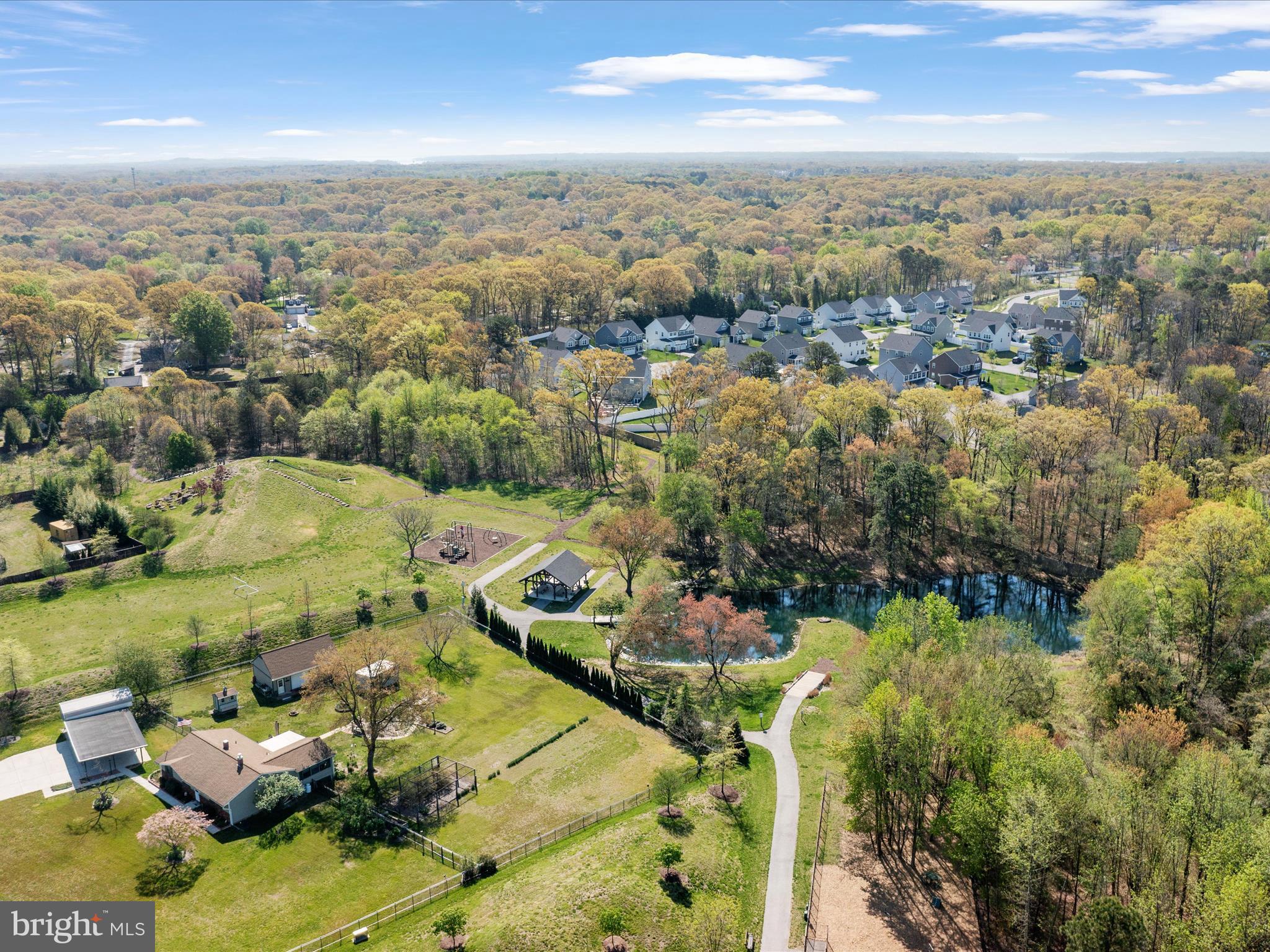 PONDVIEW - Residential