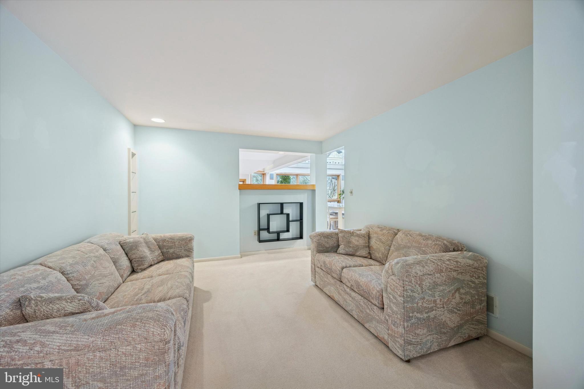 SCHOOL SIDE MANOR - Residential