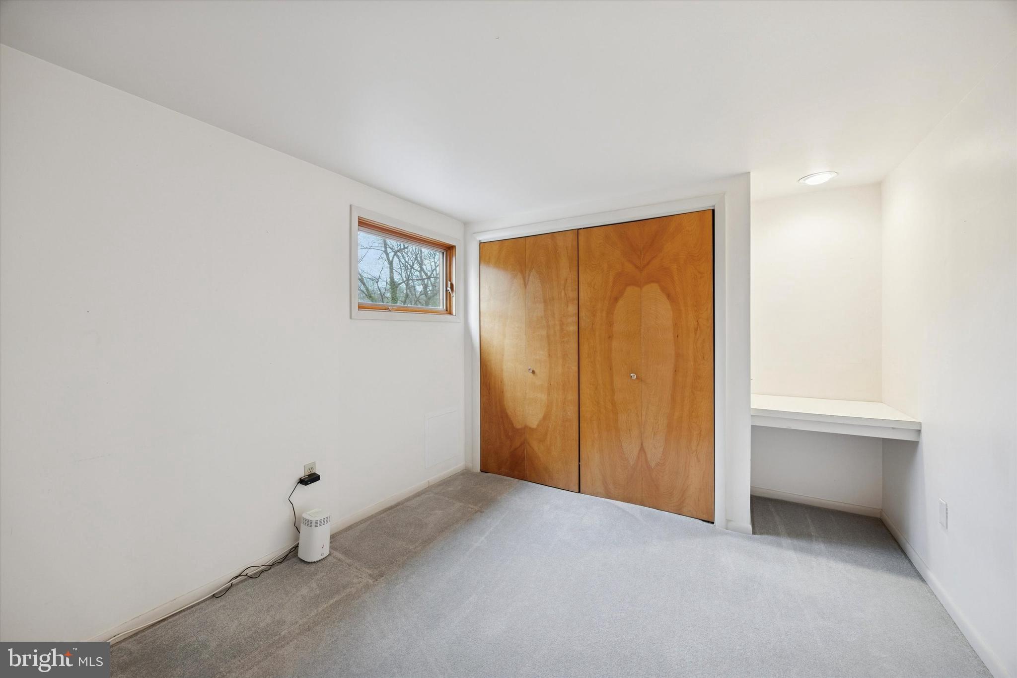 SCHOOL SIDE MANOR - Residential