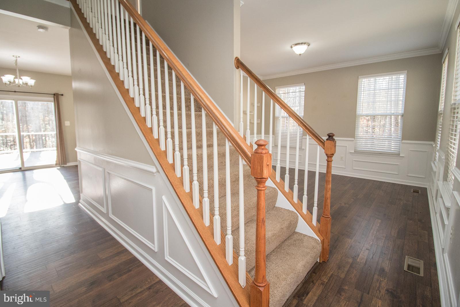 COUNTRY LAKES - Residential