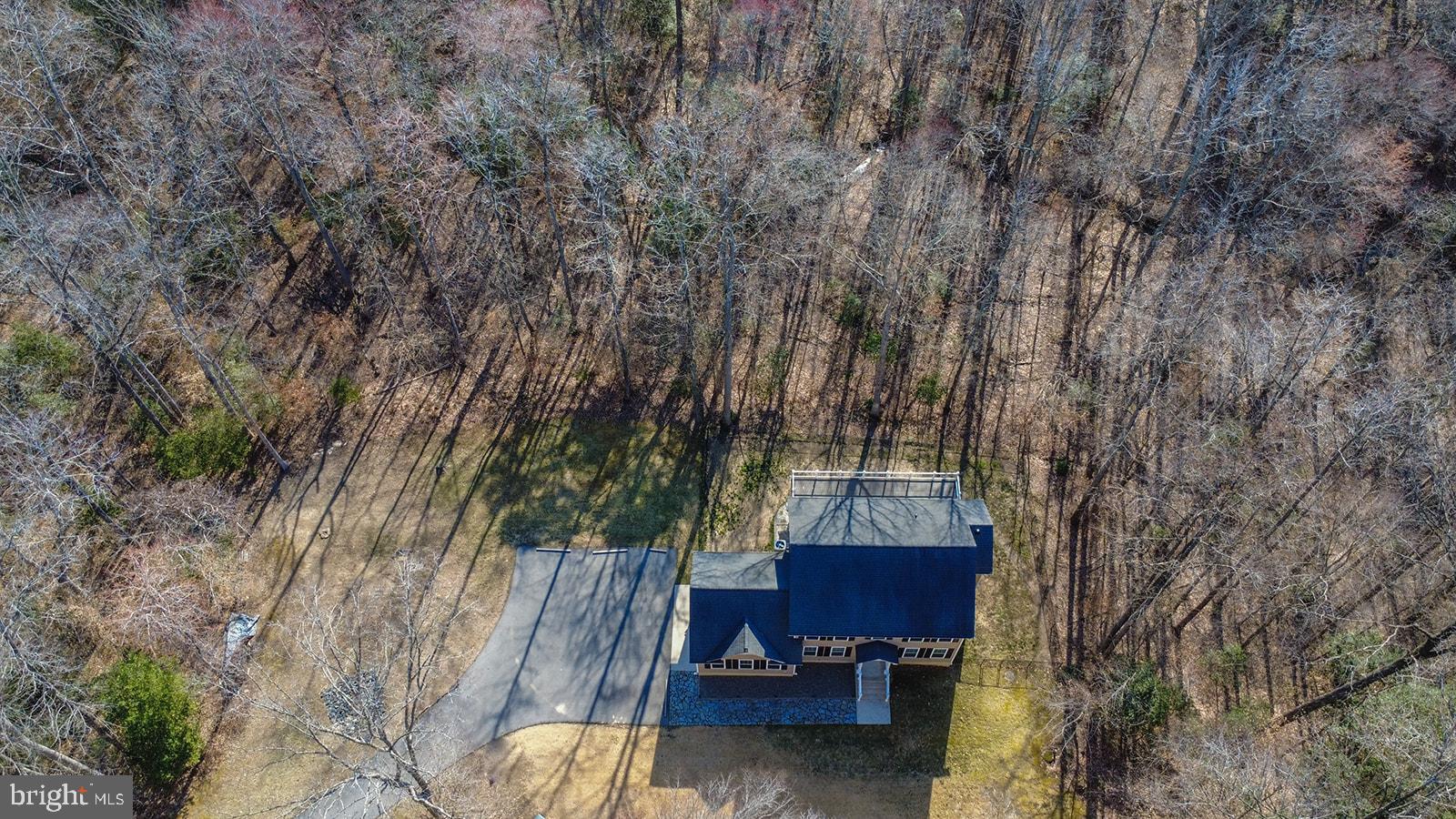 COUNTRY LAKES - Residential