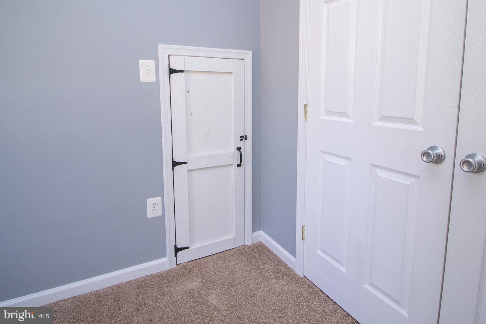 COUNTRY LAKES - Residential