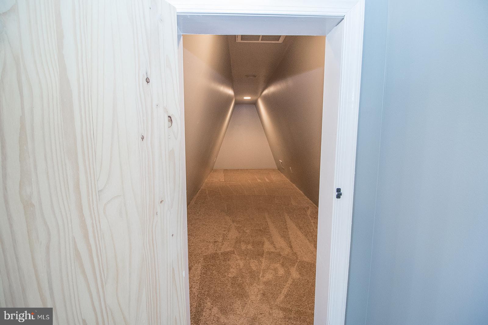 COUNTRY LAKES - Residential