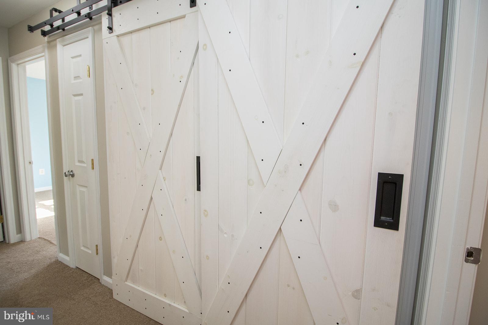 COUNTRY LAKES - Residential