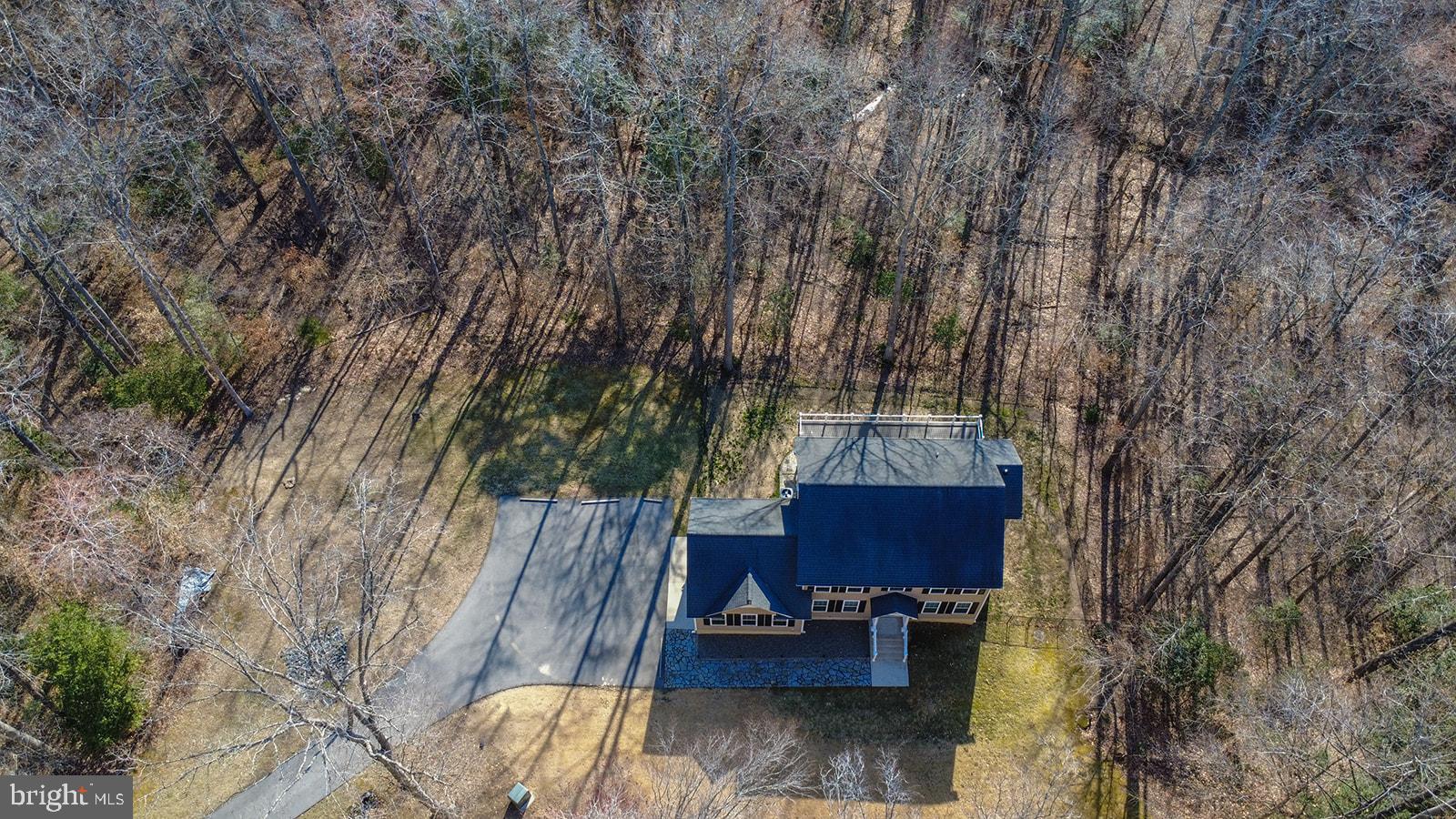 COUNTRY LAKES - Residential