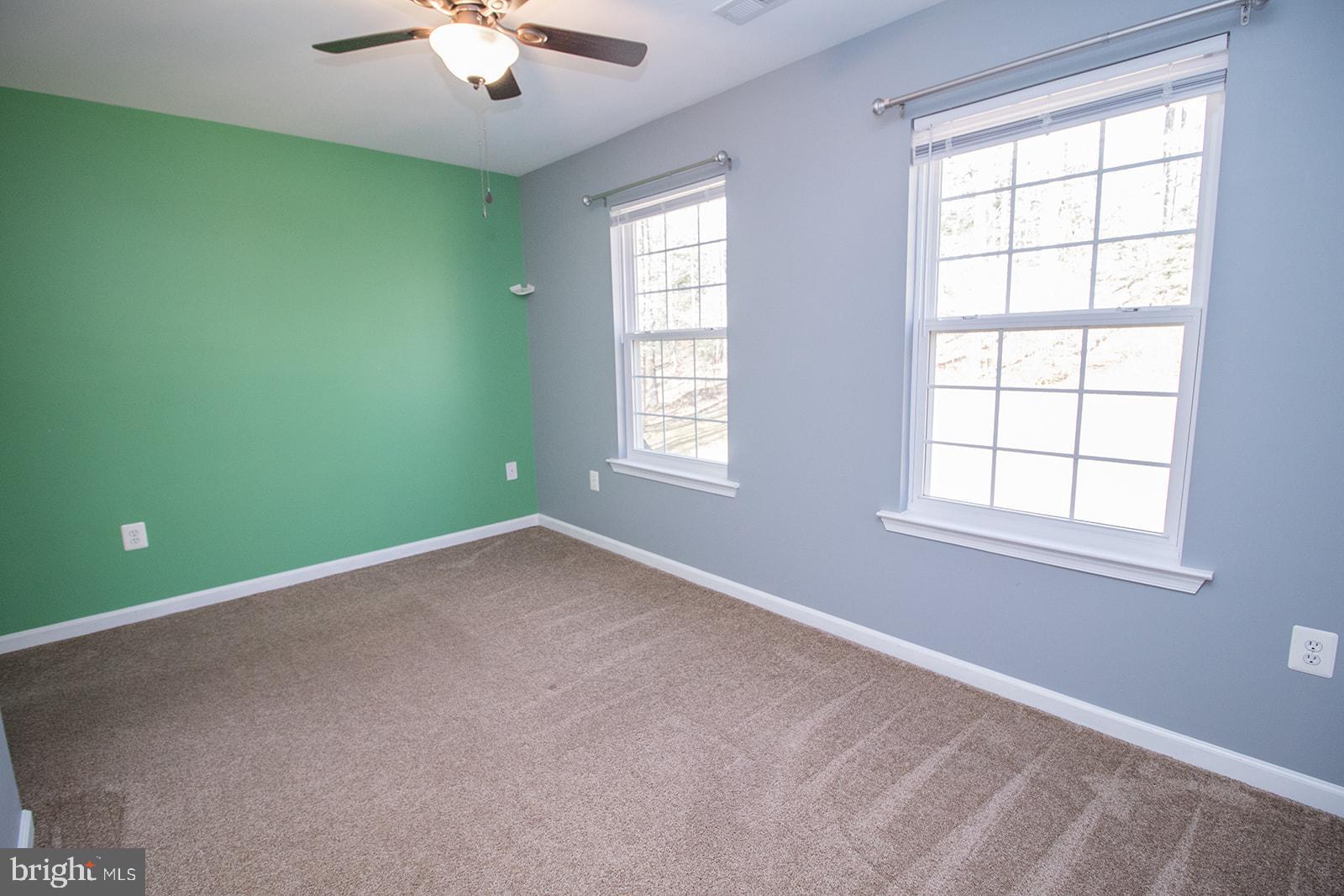 COUNTRY LAKES - Residential