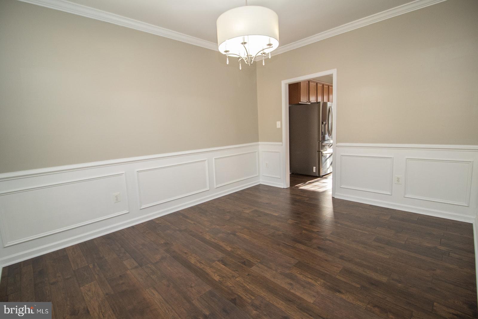 COUNTRY LAKES - Residential